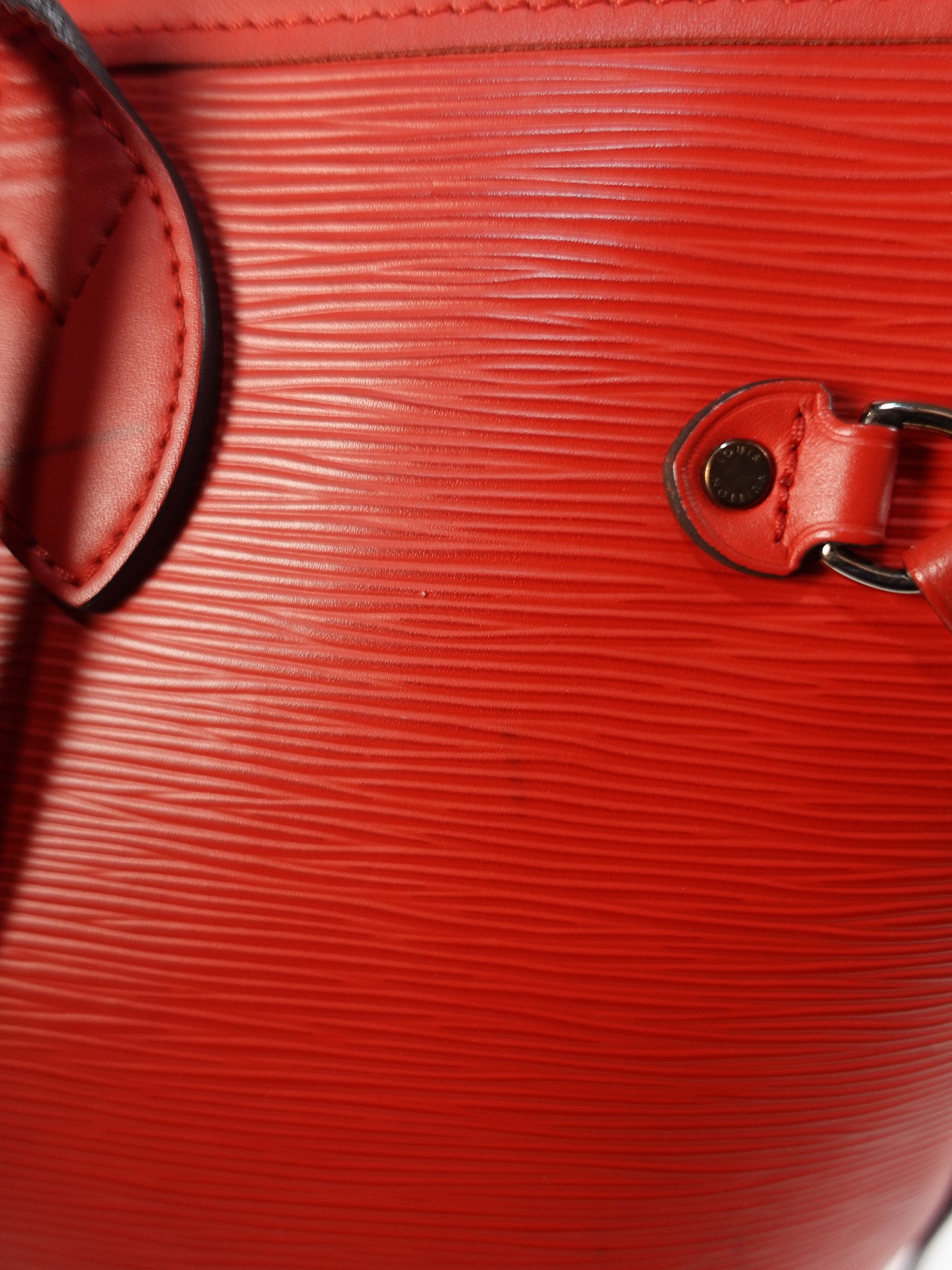 Neverfull MM in Red Epi Leather (Date Code: UB4156) | Purse Maison Luxury Bags Shop