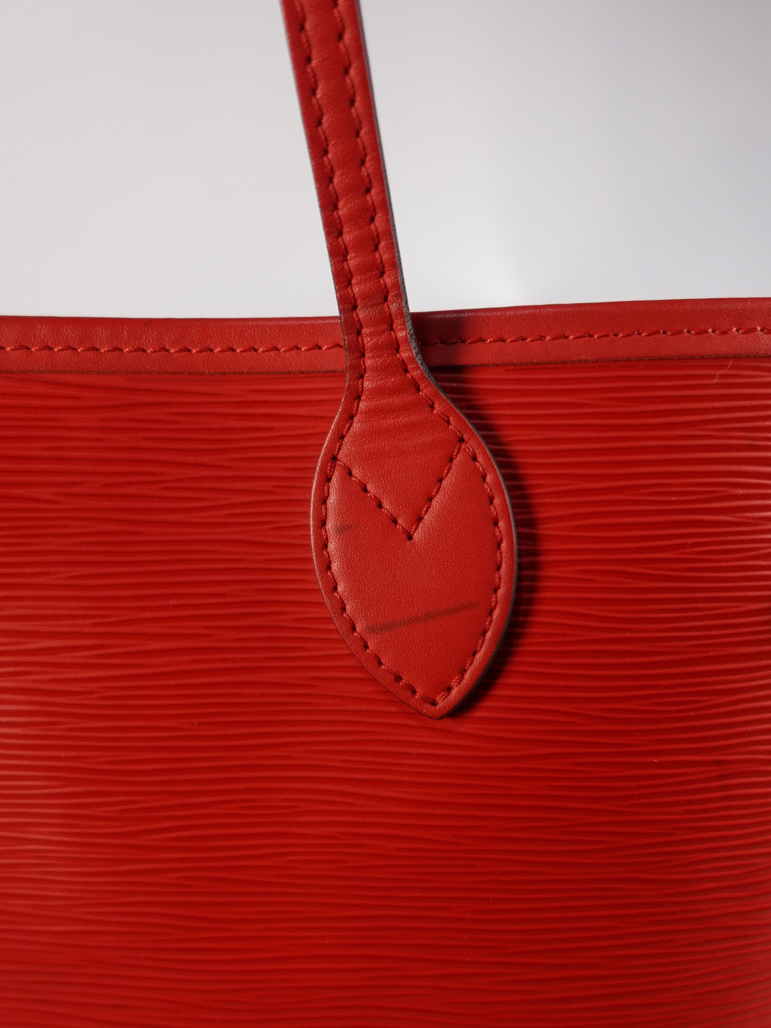 Neverfull MM in Red Epi Leather (Date Code: UB4156) | Purse Maison Luxury Bags Shop