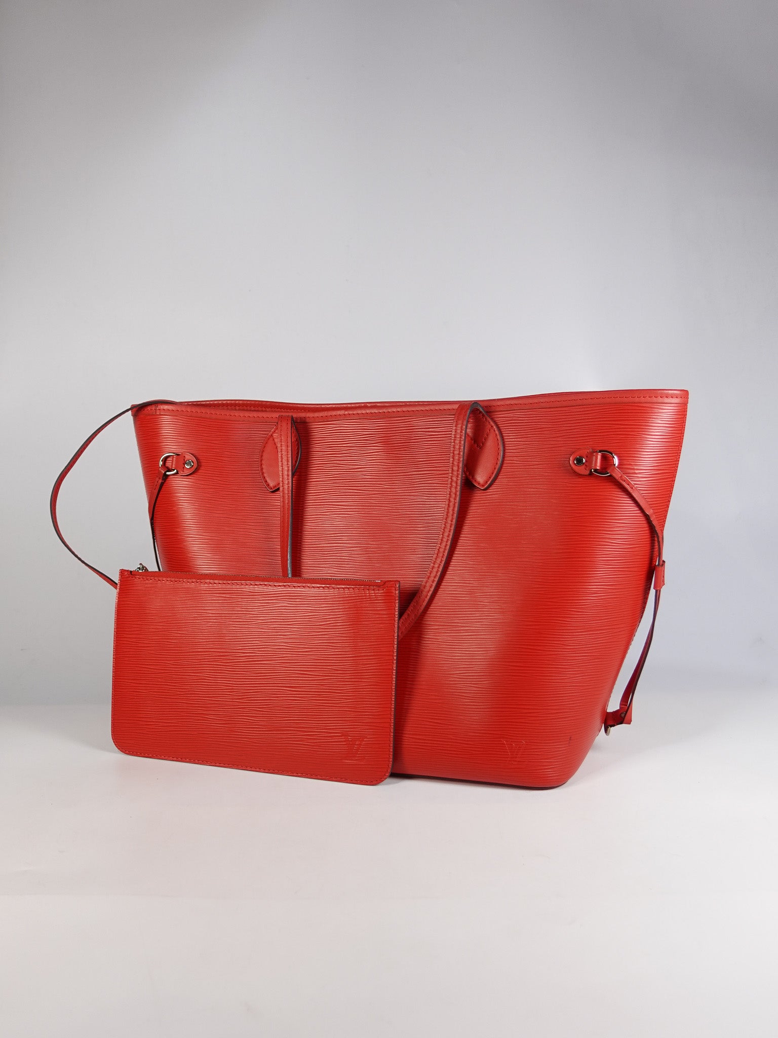 Neverfull MM in Red Epi Leather (Date Code: UB4156) | Purse Maison Luxury Bags Shop