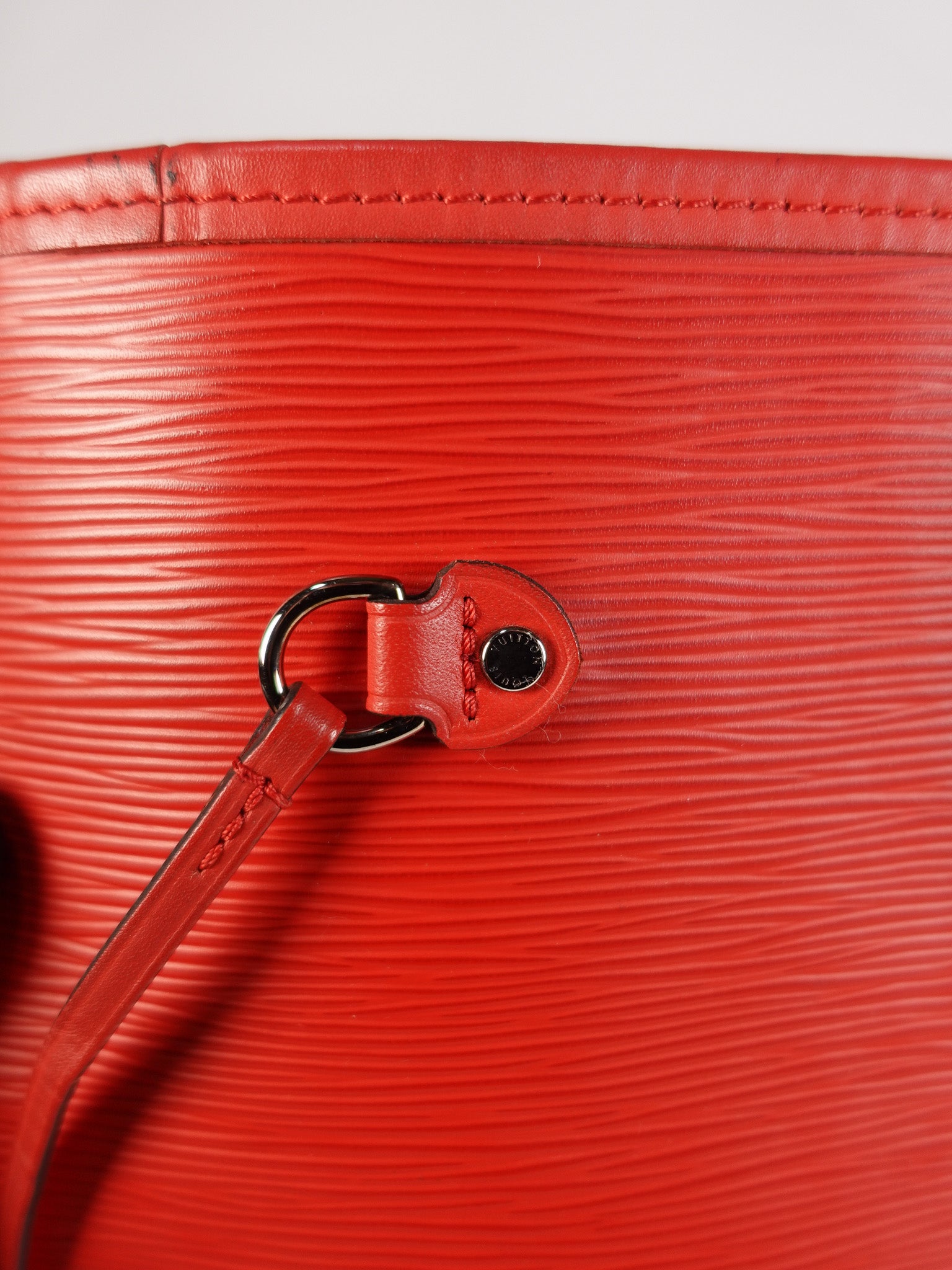 Neverfull MM in Red Epi Leather (Date Code: UB4156) | Purse Maison Luxury Bags Shop