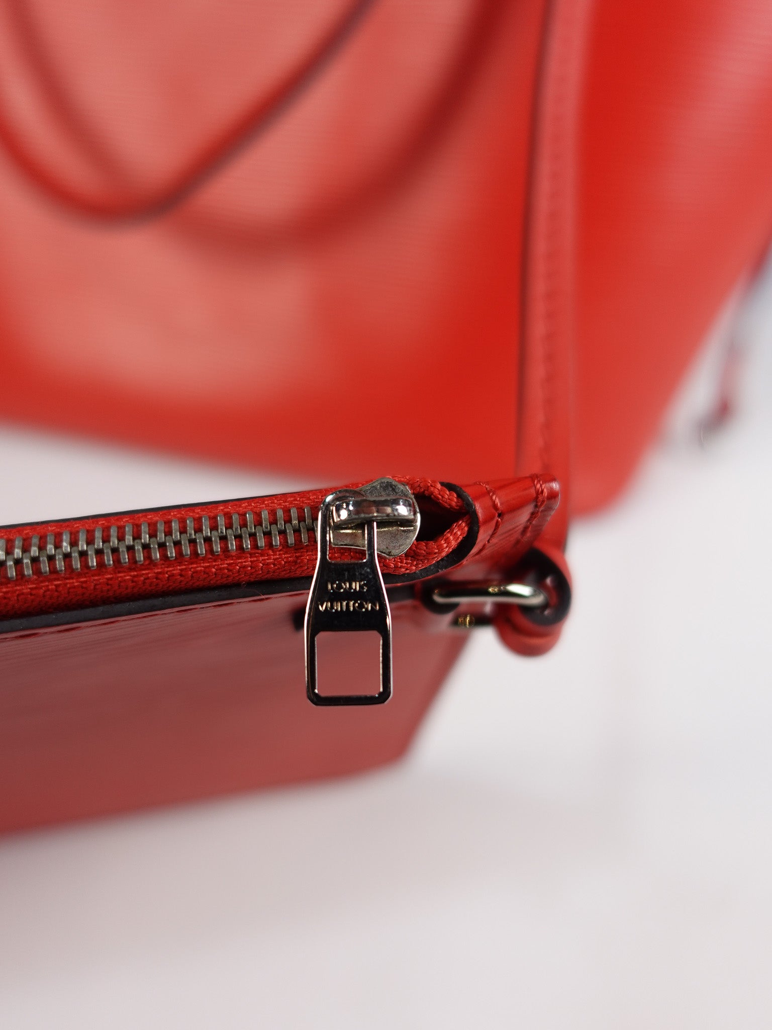 Neverfull MM in Red Epi Leather (Date Code: UB4156) | Purse Maison Luxury Bags Shop