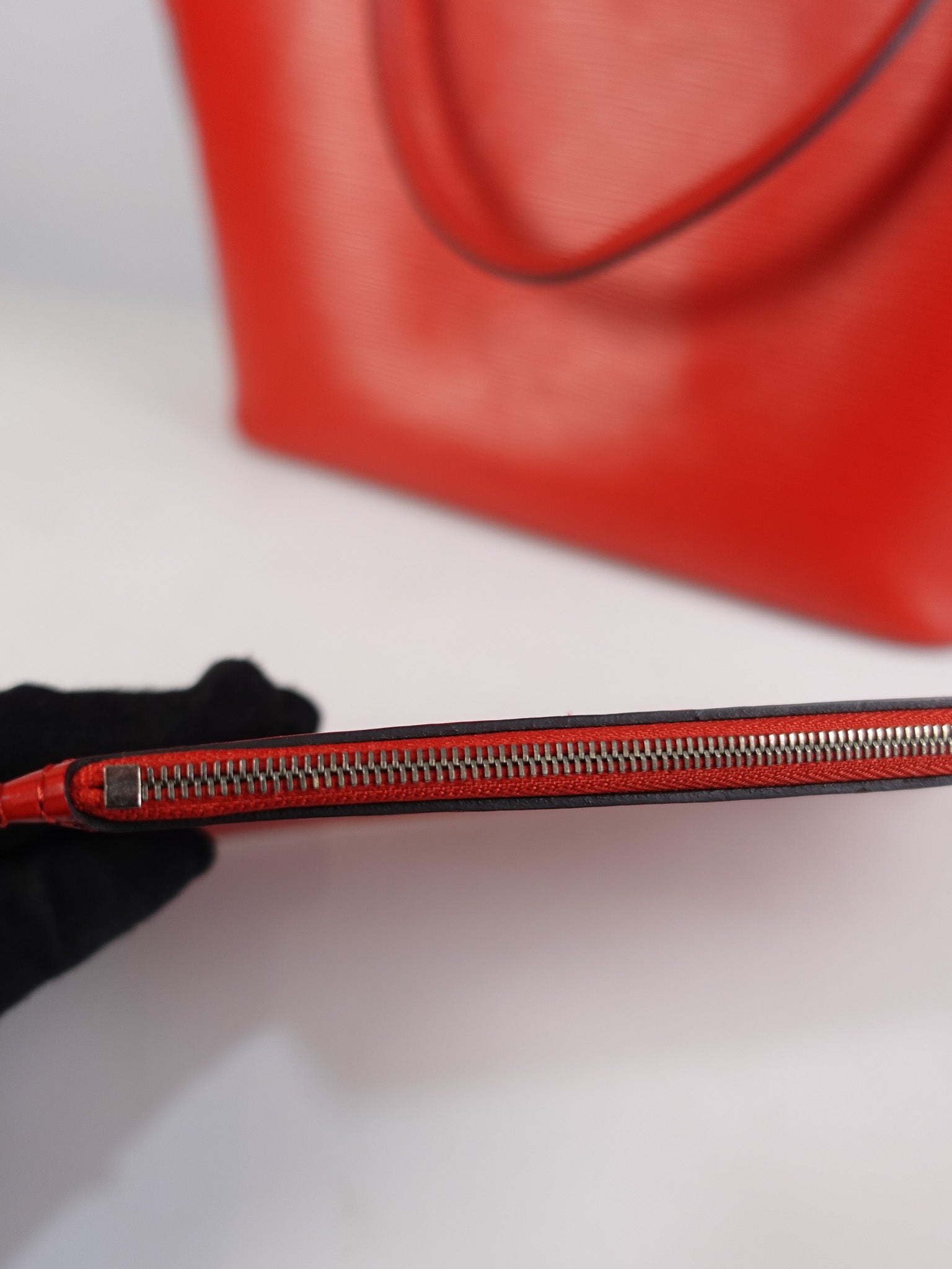 Neverfull MM in Red Epi Leather (Date Code: UB4156) | Purse Maison Luxury Bags Shop