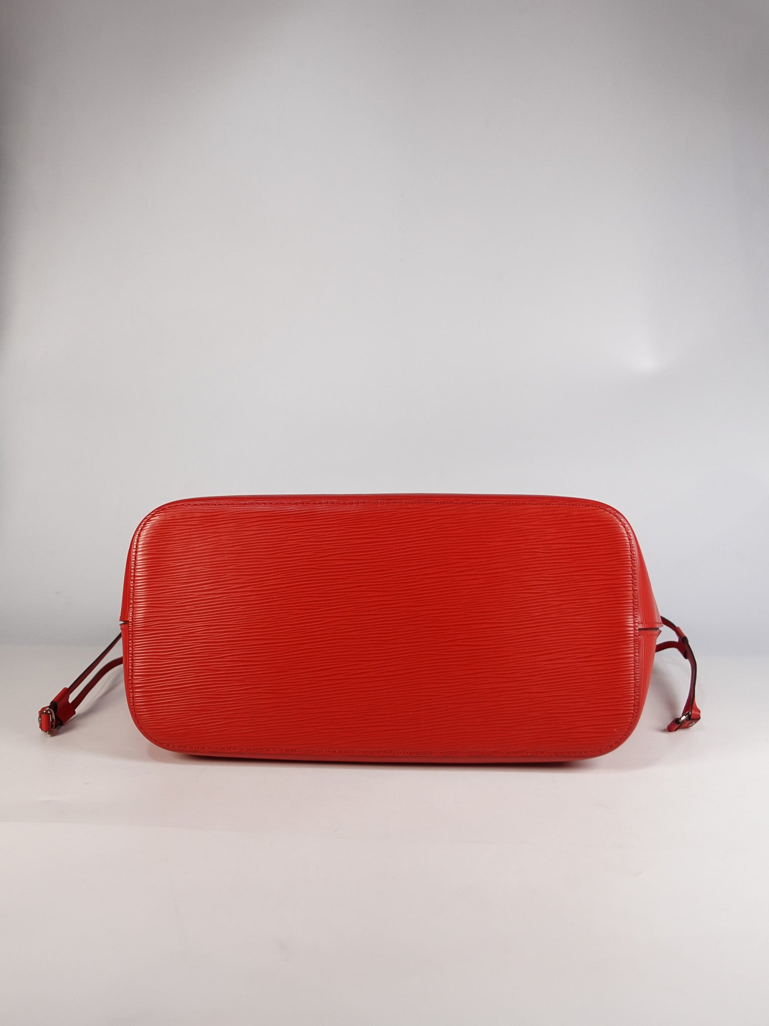 Neverfull MM in Red Epi Leather (Date Code: UB4156) | Purse Maison Luxury Bags Shop