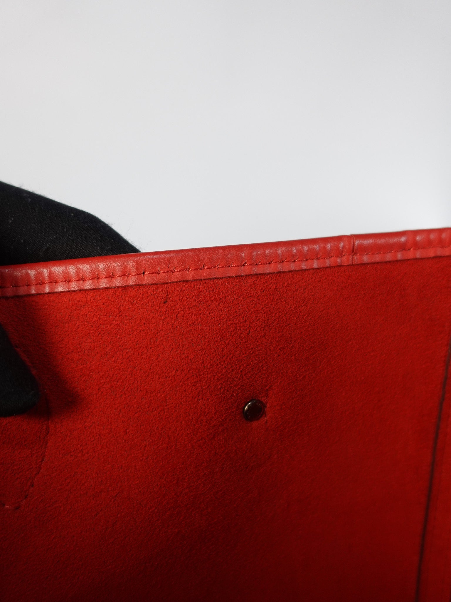 Neverfull MM in Red Epi Leather (Date Code: UB4156) | Purse Maison Luxury Bags Shop