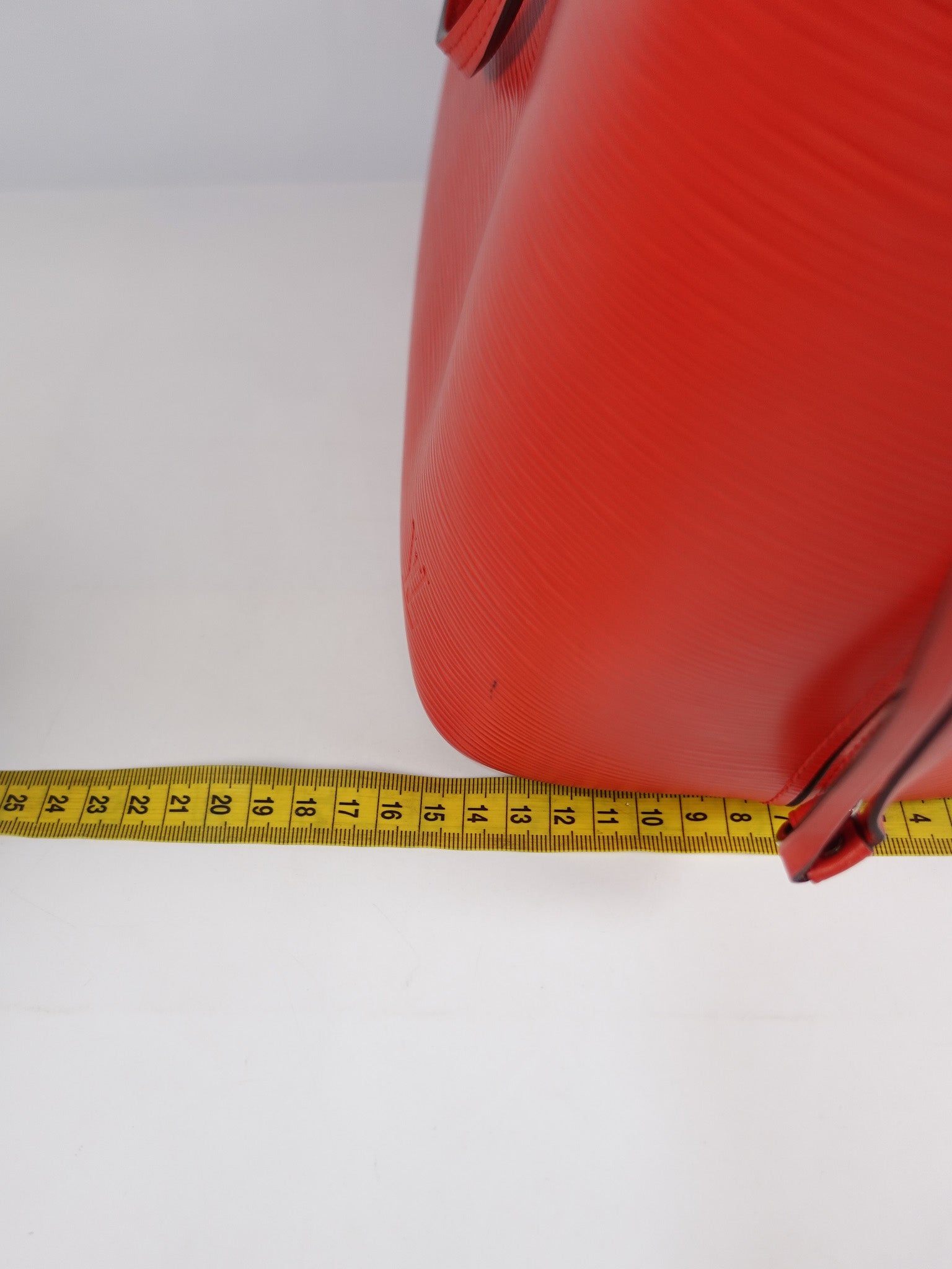 Neverfull MM in Red Epi Leather (Date Code: UB4156) | Purse Maison Luxury Bags Shop