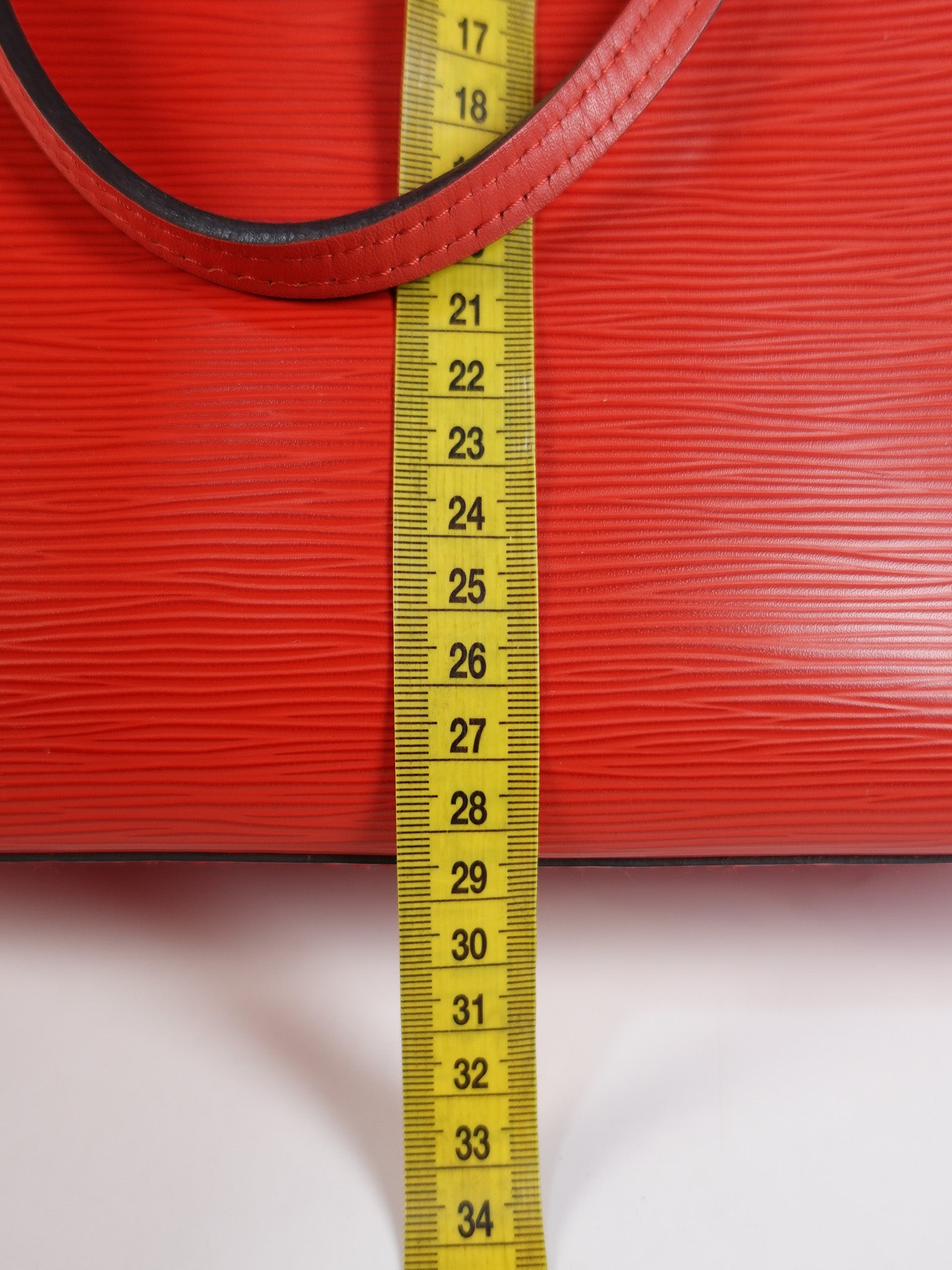 Neverfull MM in Red Epi Leather (Date Code: UB4156) | Purse Maison Luxury Bags Shop