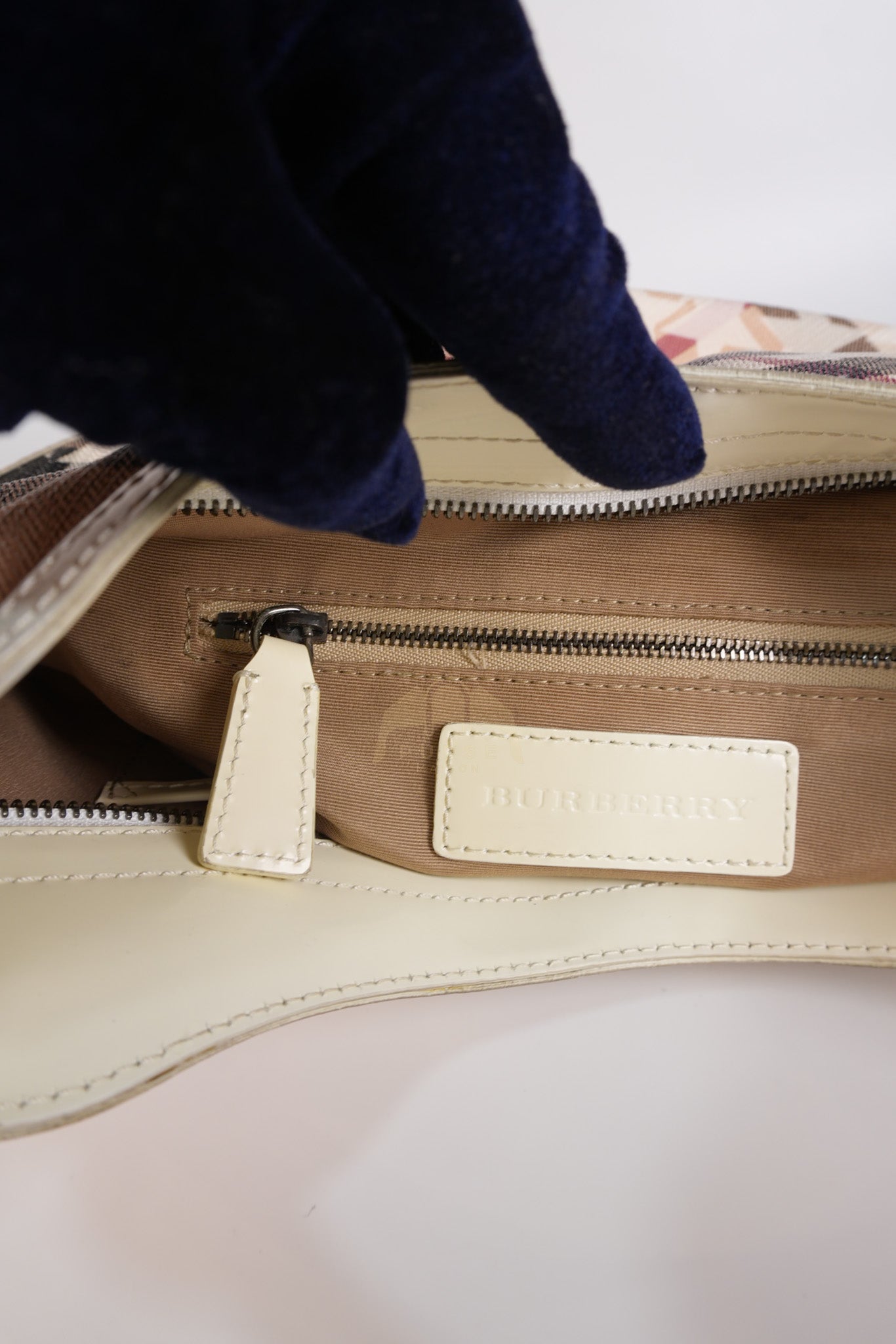 Nova Stars Printed Coated in White Patent Leather Shoulder Bag | Purse Maison Luxury Bags Shop