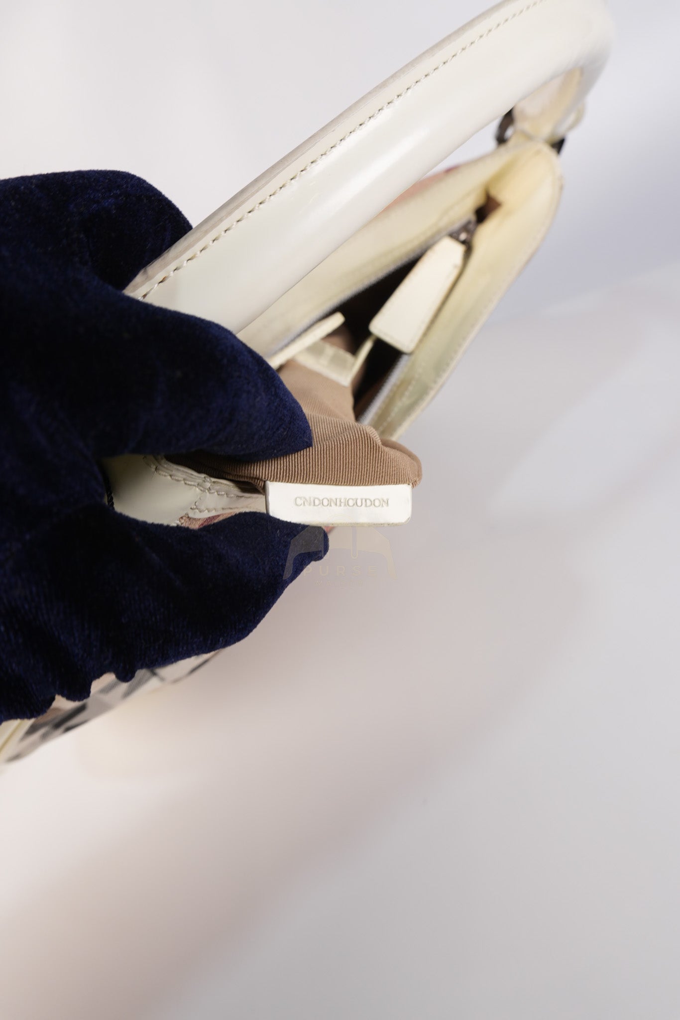 Nova Stars Printed Coated in White Patent Leather Shoulder Bag | Purse Maison Luxury Bags Shop