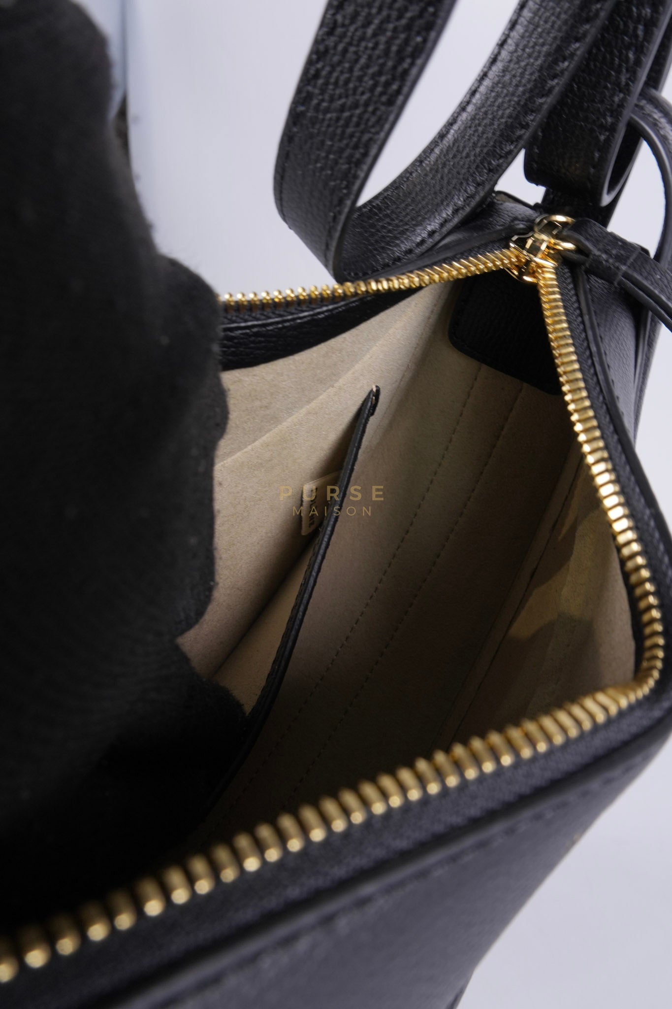 Numero Dix Black (Noir) in Graine Leather | Purse Maison Luxury Bags Shop
