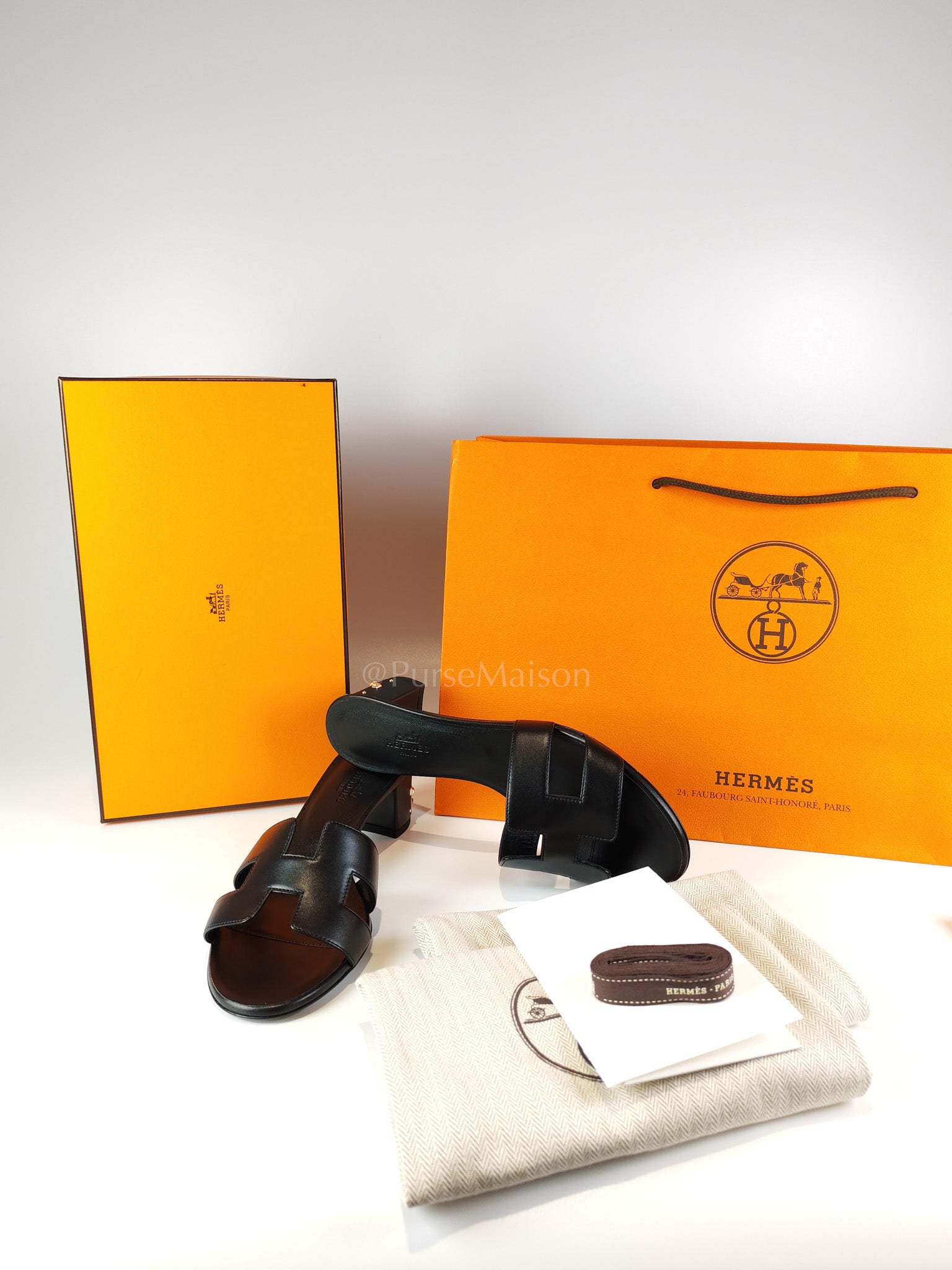 Oasis Black in Swift Leather and Studded Heels Size 37.5 EU (24.5 CM) | Purse Maison Luxury Bags Shop