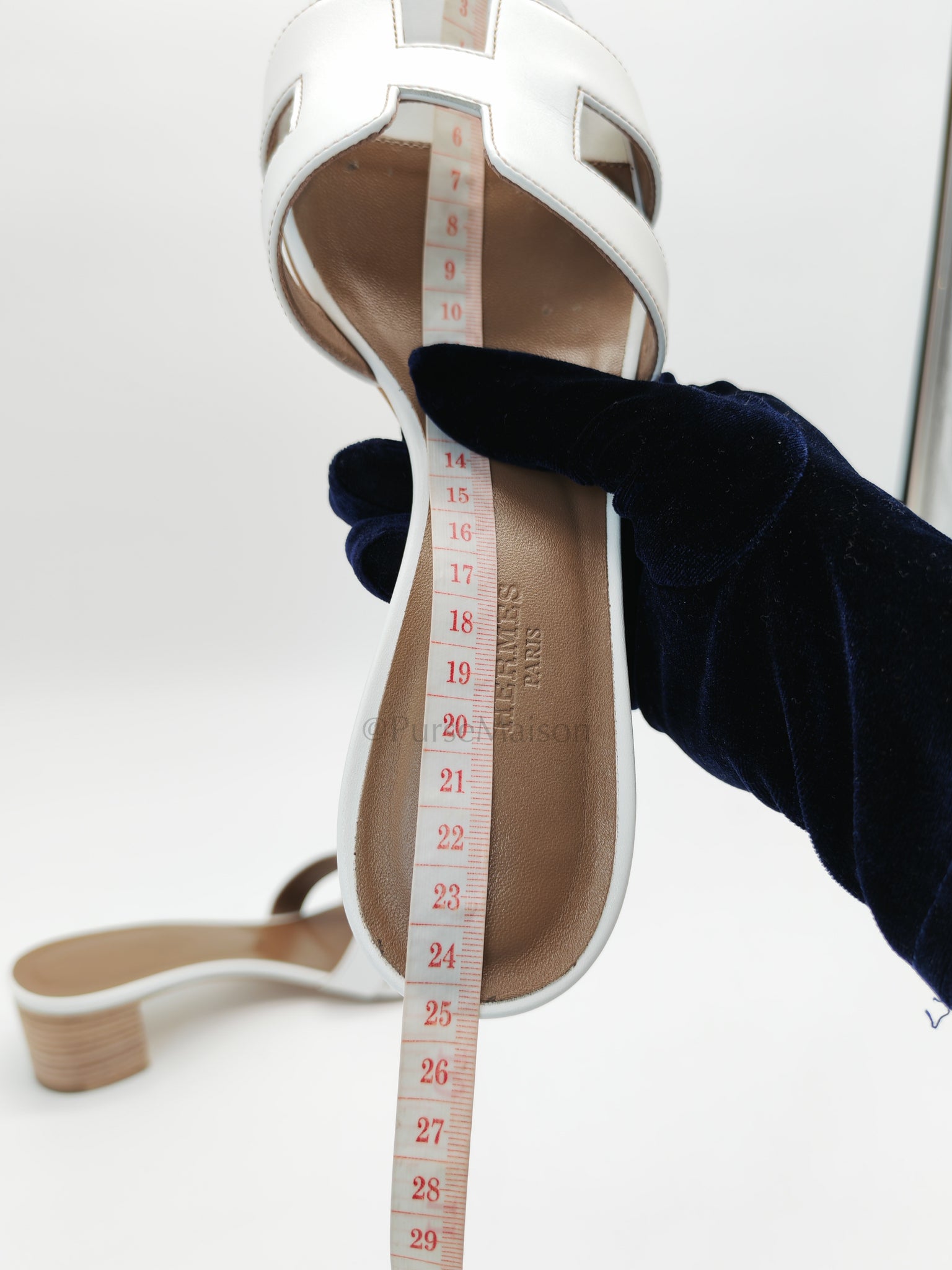 Oasis in White Swift Leather Sandals Size 37.5EU (24.5CM) | Purse Maison Luxury Bags Shop