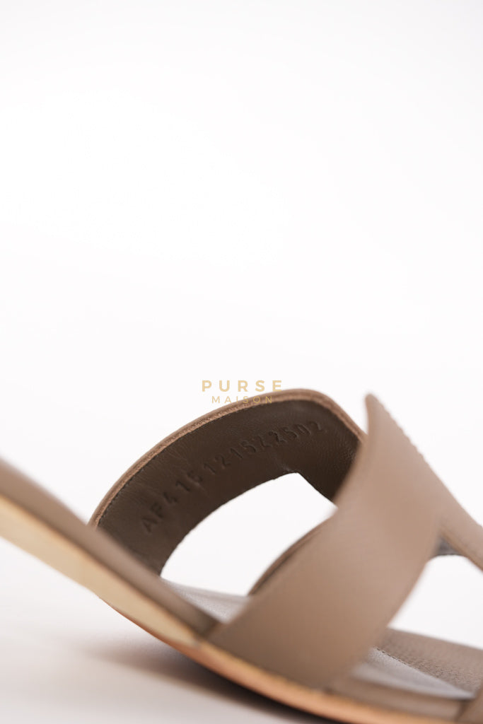 Oasis Sandals in Etoupe Leather Size 38(24.5cm) | Purse Maison Luxury Bags Shop