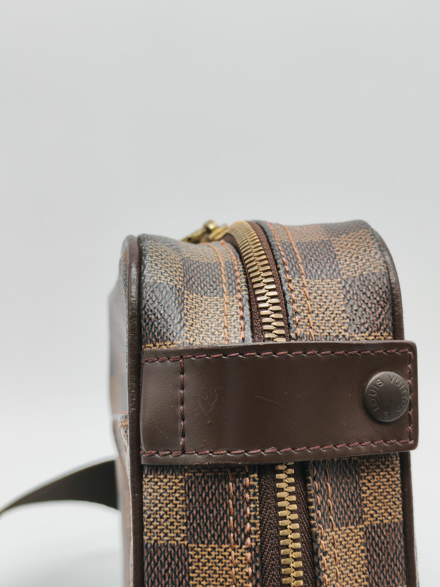 Olav Vintage Messenger Bag in Damier Ebene Canvas (Date Code: MI0024) | Purse Maison Luxury Bags Shop