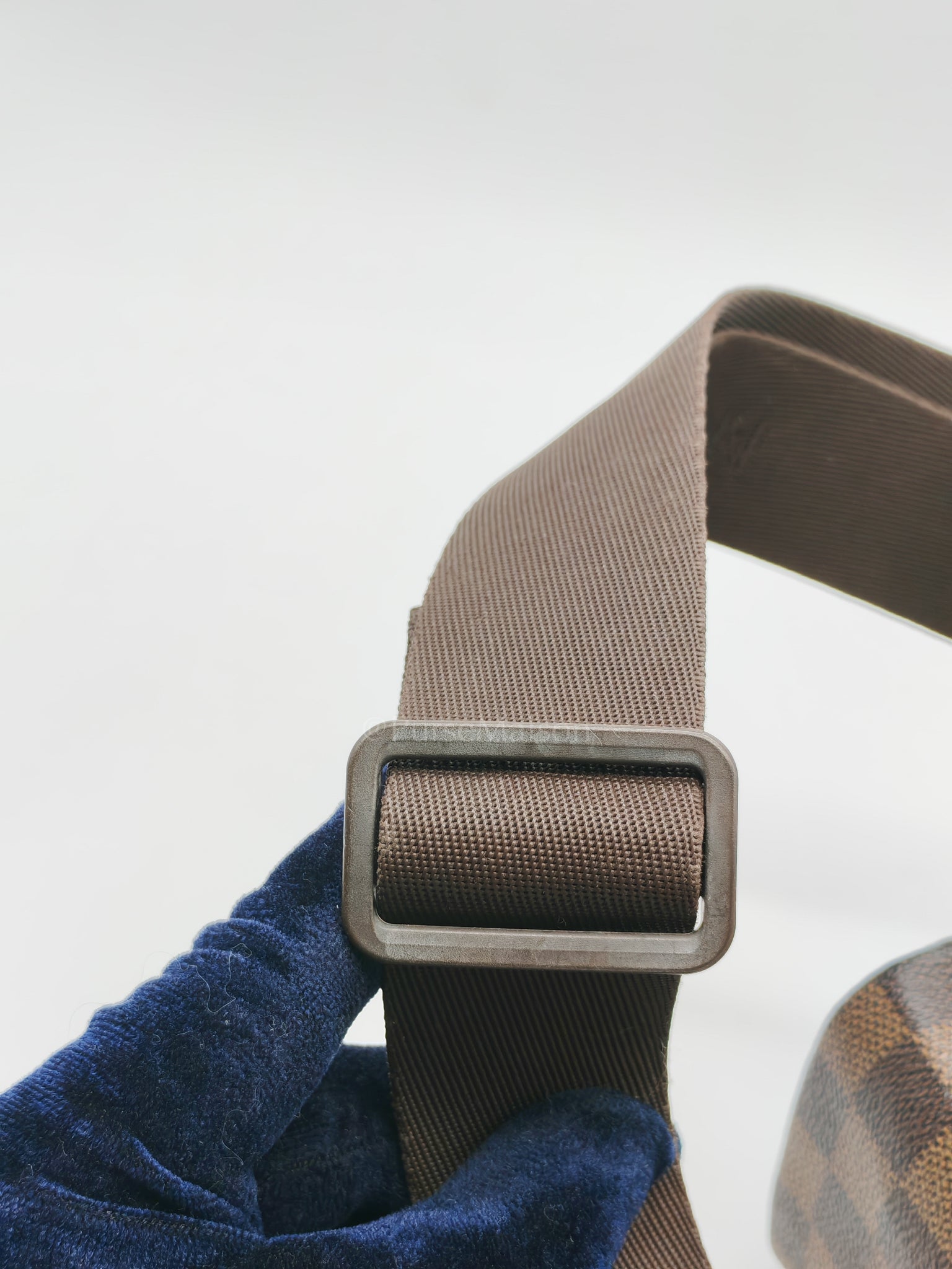 Olav Vintage Messenger Bag in Damier Ebene Canvas (Date Code: MI0024) | Purse Maison Luxury Bags Shop