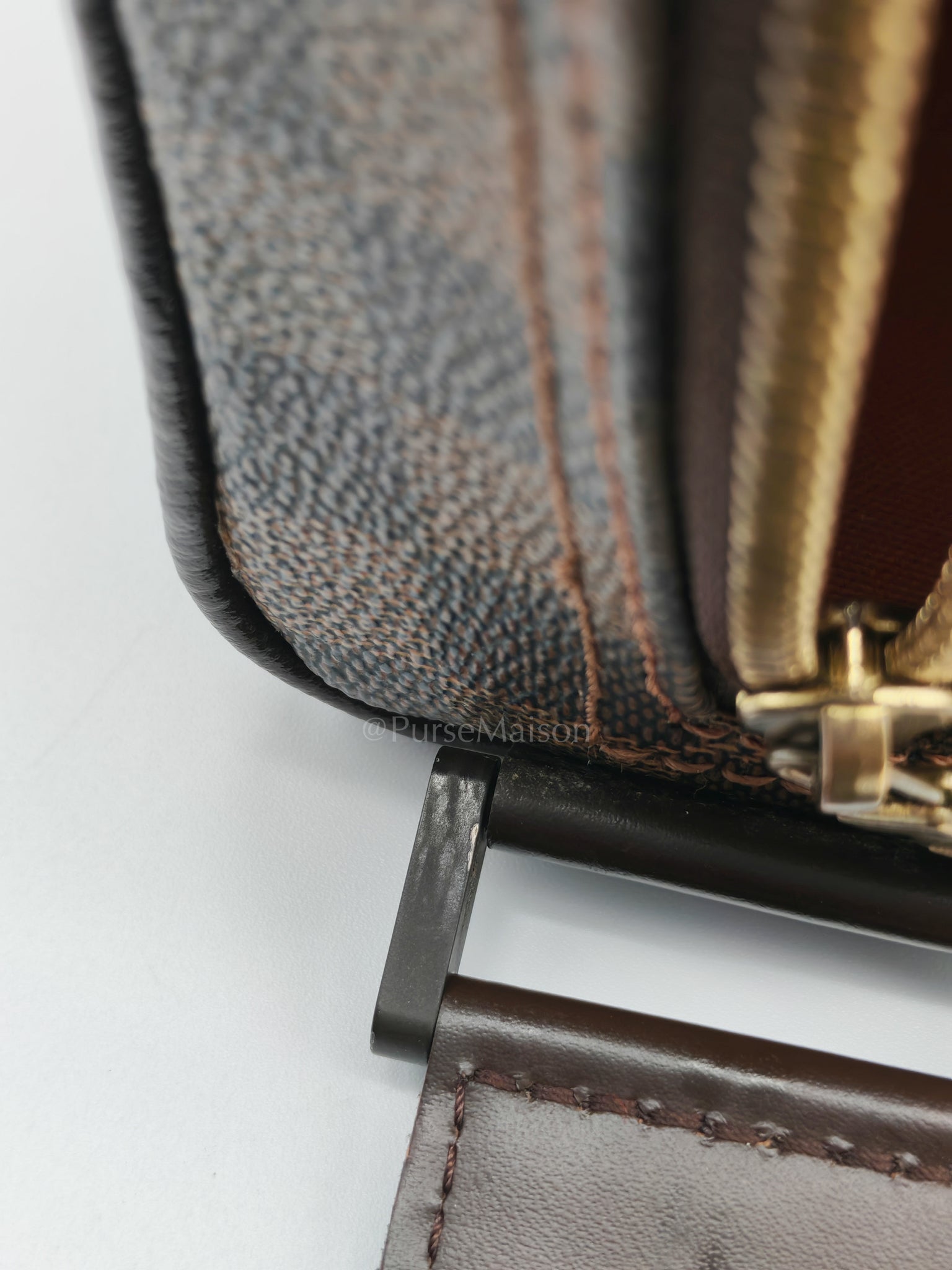 Olav Vintage Messenger Bag in Damier Ebene Canvas (Date Code: MI0024) | Purse Maison Luxury Bags Shop
