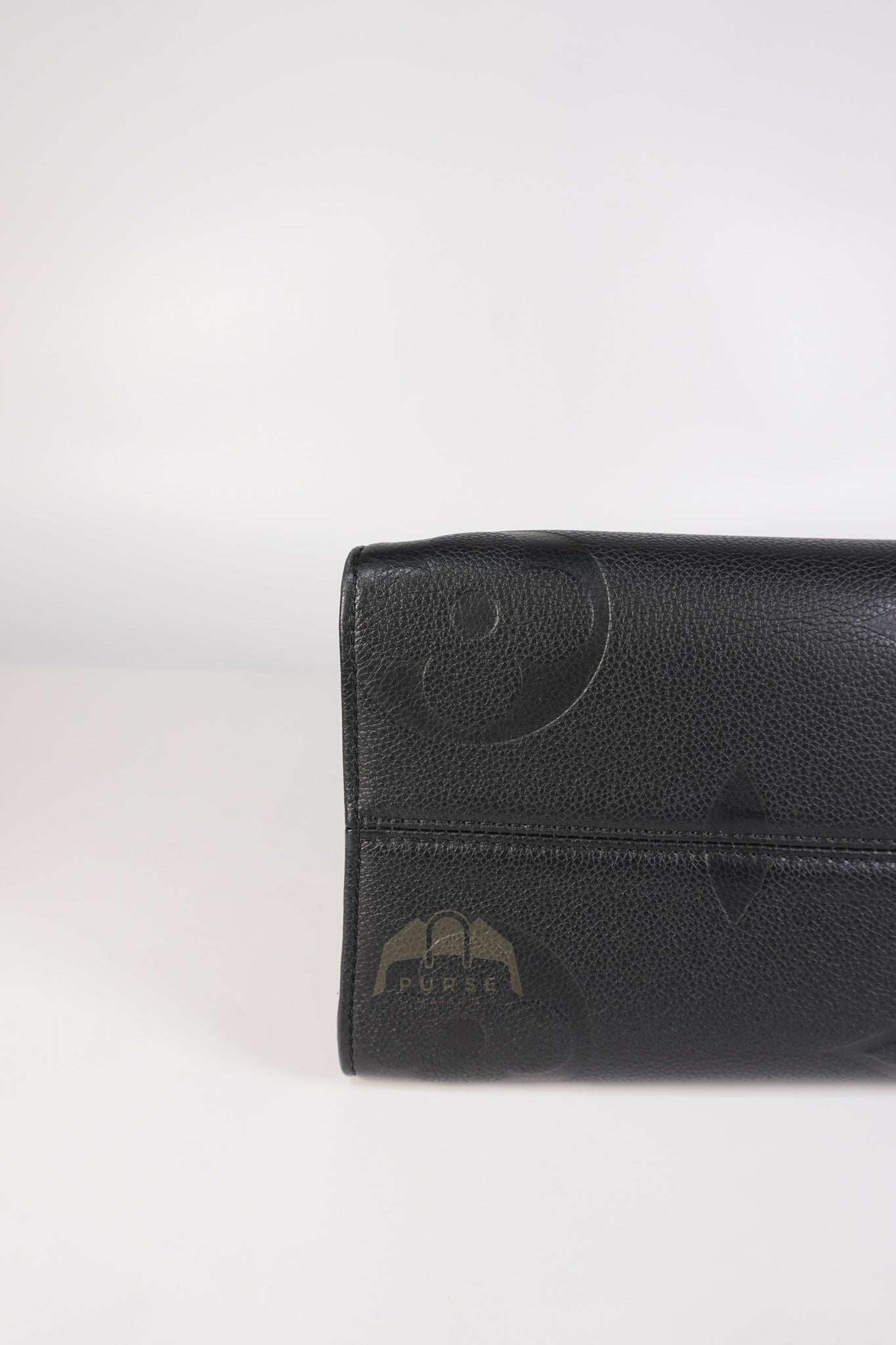 On The Go MM in Black Empreinte Leather & Gold Hardware Microchip | Purse Maison Luxury Bags Shop