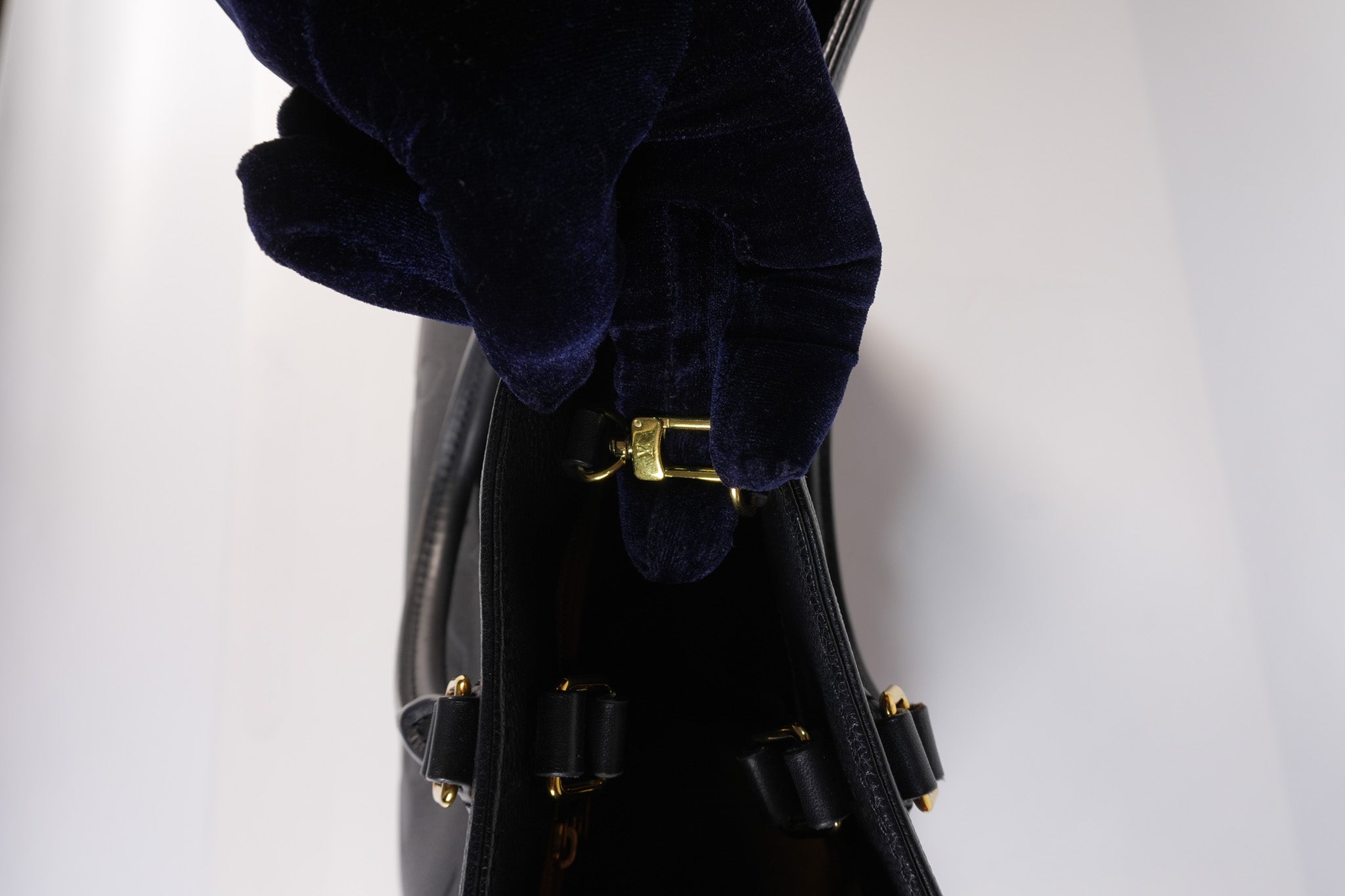 On The Go MM in Black Empreinte Leather & Gold Hardware Microchip | Purse Maison Luxury Bags Shop