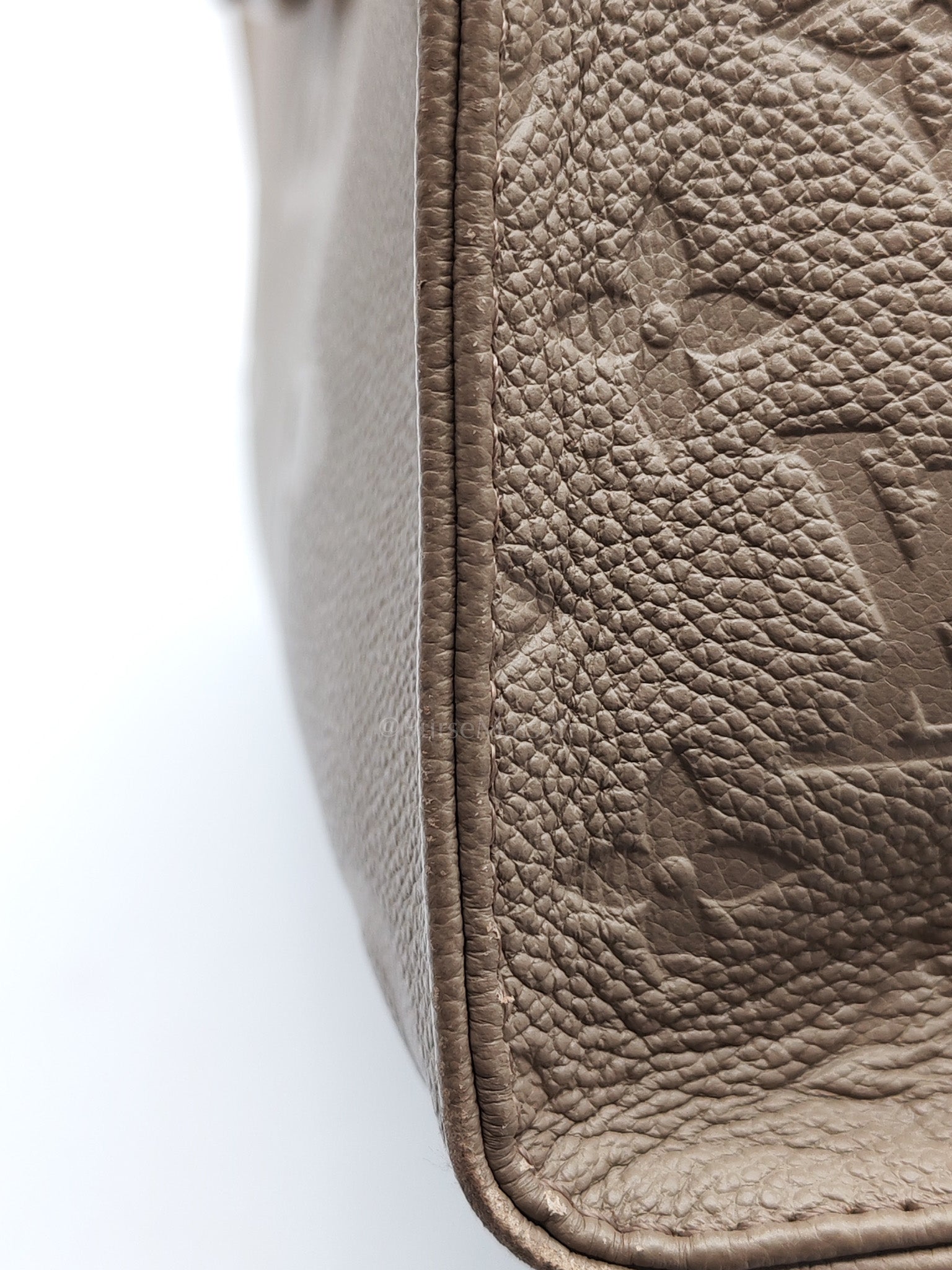 OnTheGo MM (OTG) in Beige Monogram Empriente Leather & Gold Hardware Microchip | Purse Maison Luxury Bags Shop