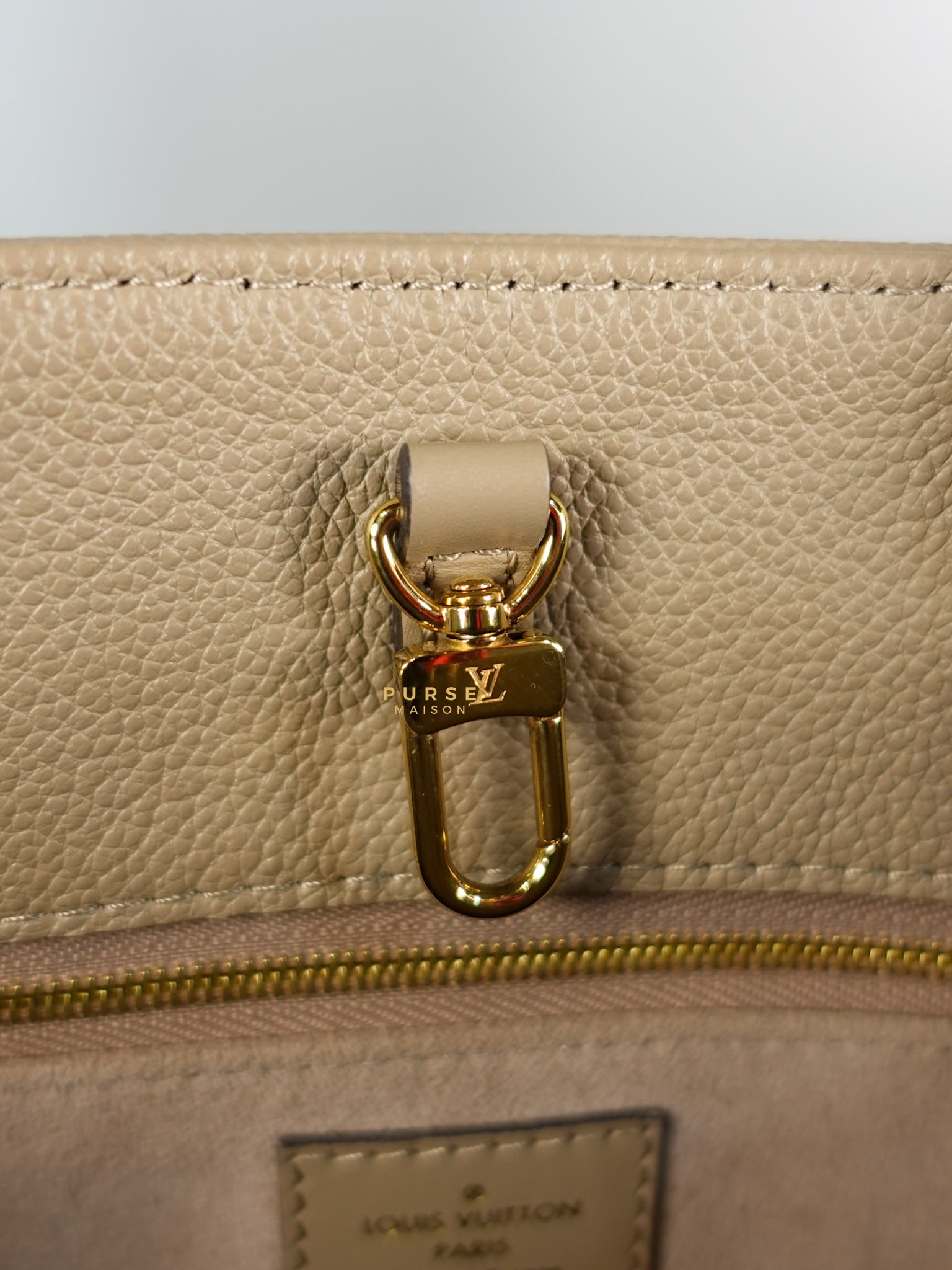 OnTheGo MM Tourterelle Empreinte Leather | Purse Maison Luxury Bags Shop