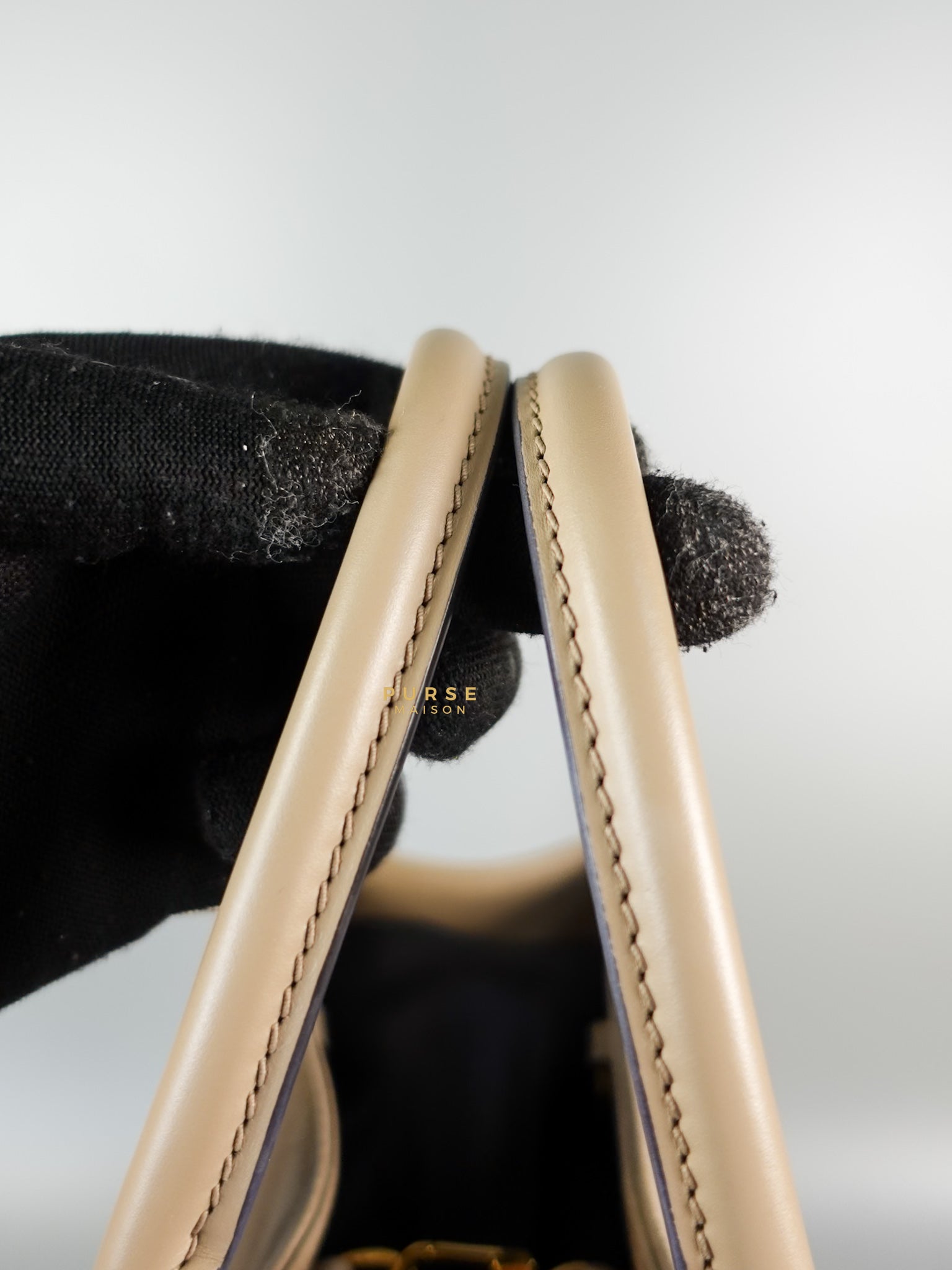 OnTheGo MM Tourterelle Empreinte Leather | Purse Maison Luxury Bags Shop