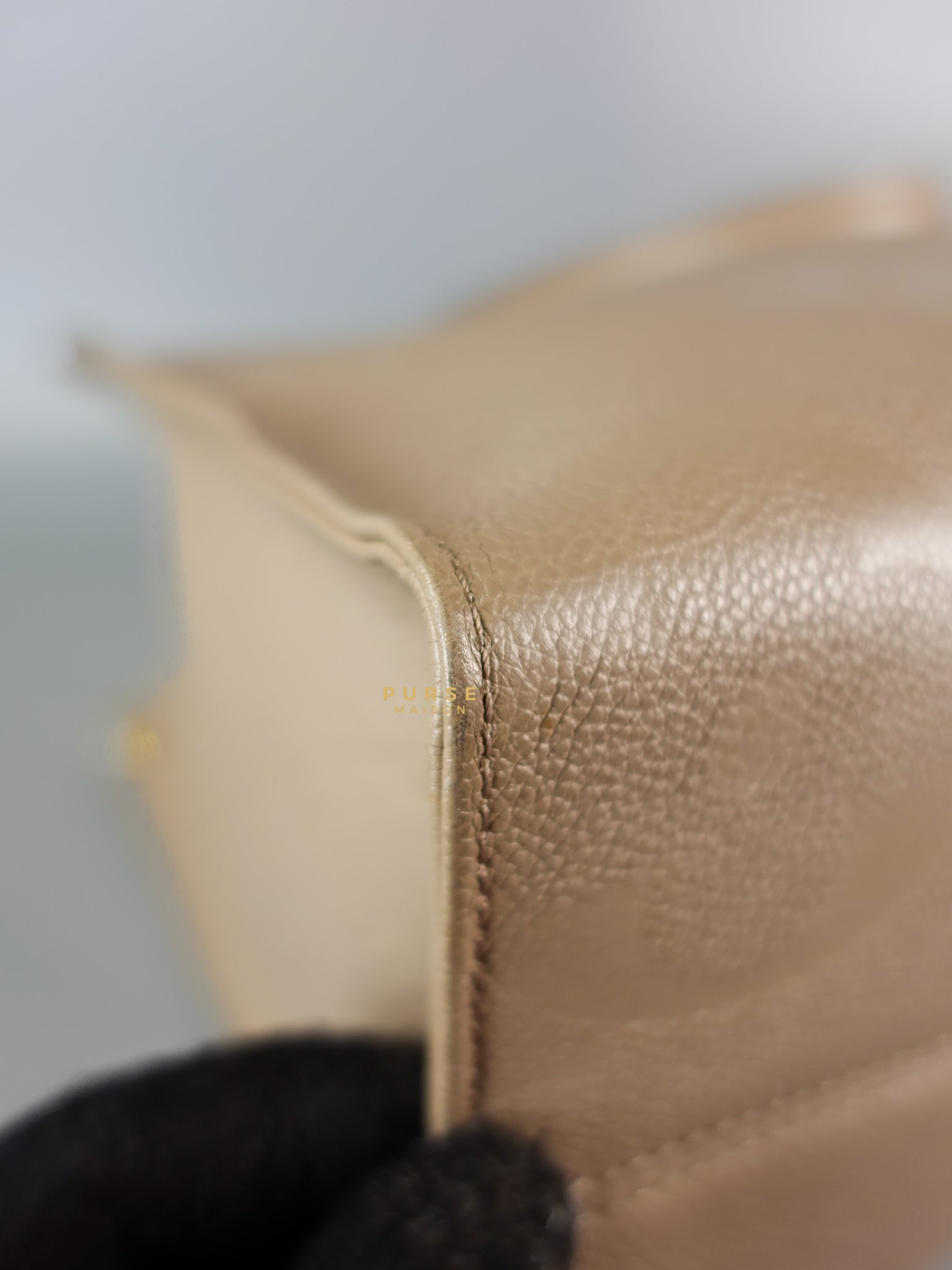 OnTheGo MM Tourterelle Empreinte Leather | Purse Maison Luxury Bags Shop