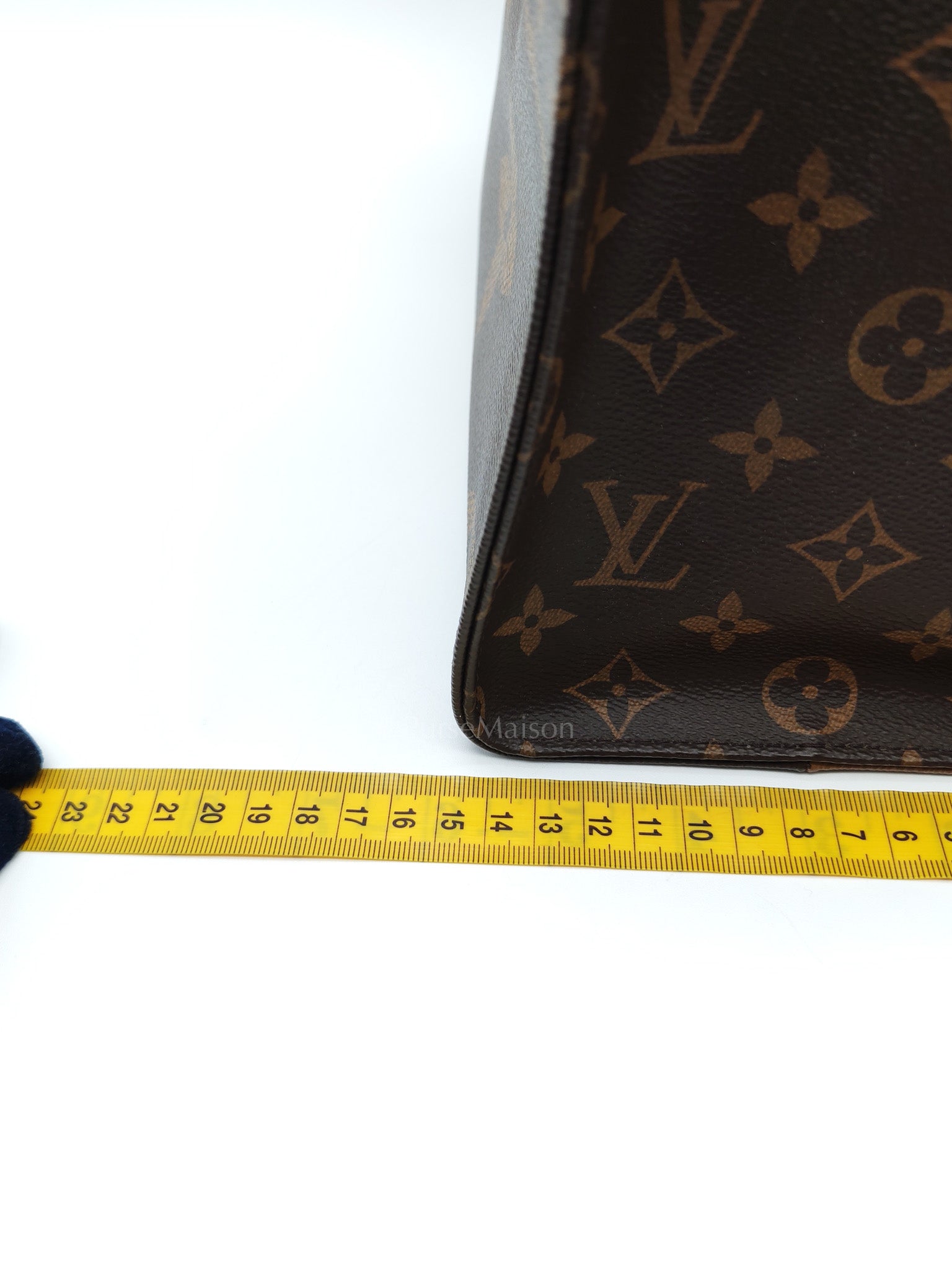 OnTheGo (OTG) MM in Reverse Monogram Canvas & Gold Hardware (Datecode: FL4200) | Purse Maison Luxury Bags Shop