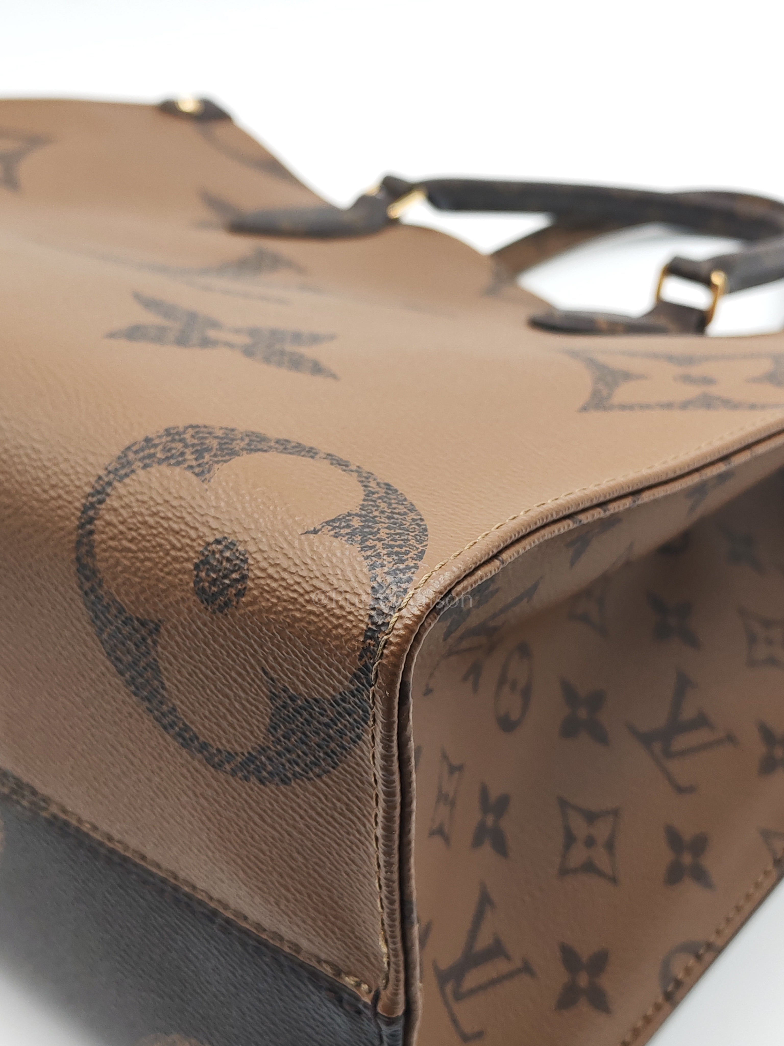 OnTheGo (OTG) MM in Reverse Monogram Canvas & Gold Hardware Microchip | Purse Maison Luxury Bags Shop