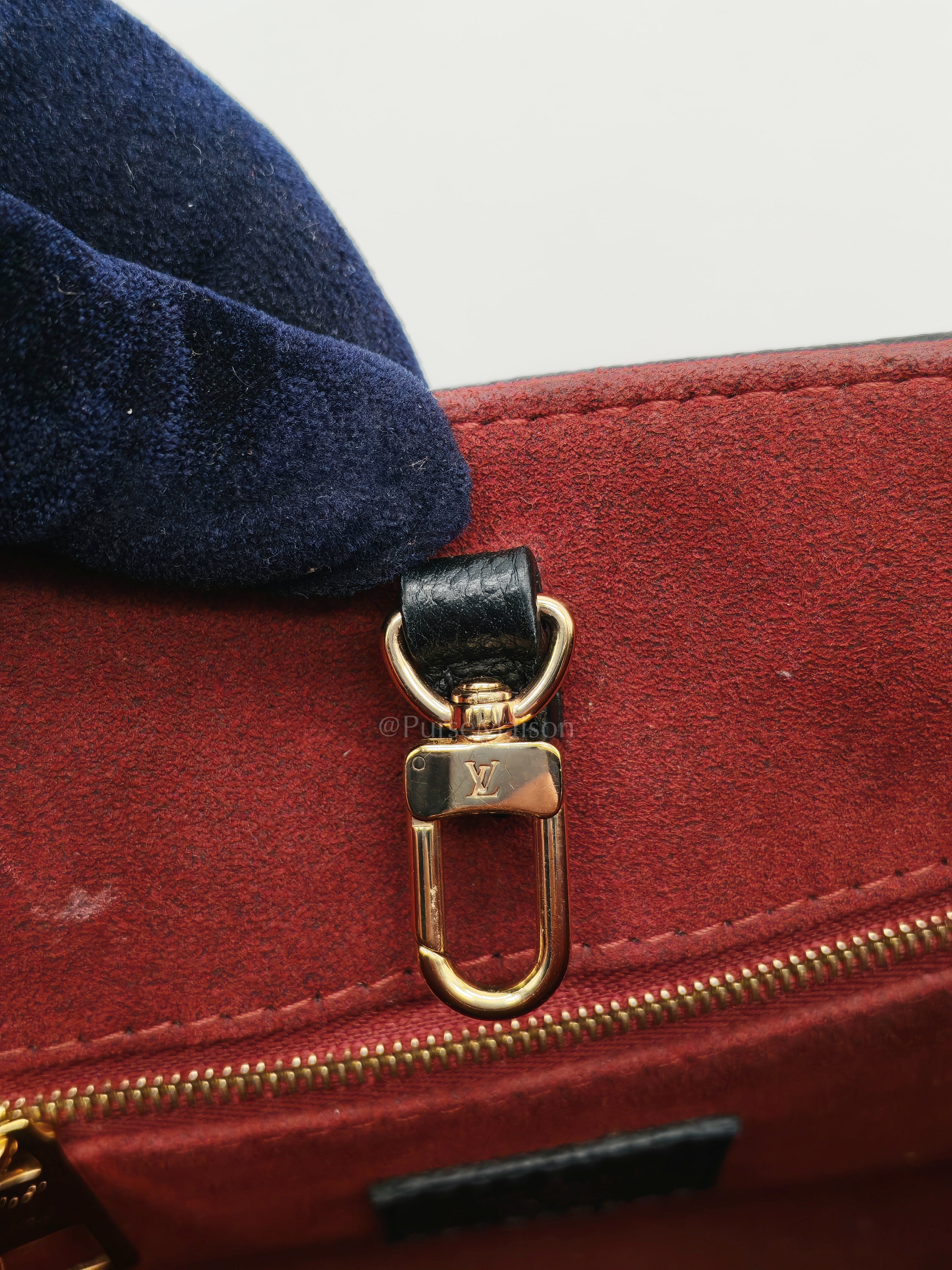 OnTheGo (OTG) PM in Bicolor Black/Creme Monogram Giant Empreinte & Gold Hardware Microchip | Purse Maison Luxury Bags Shop