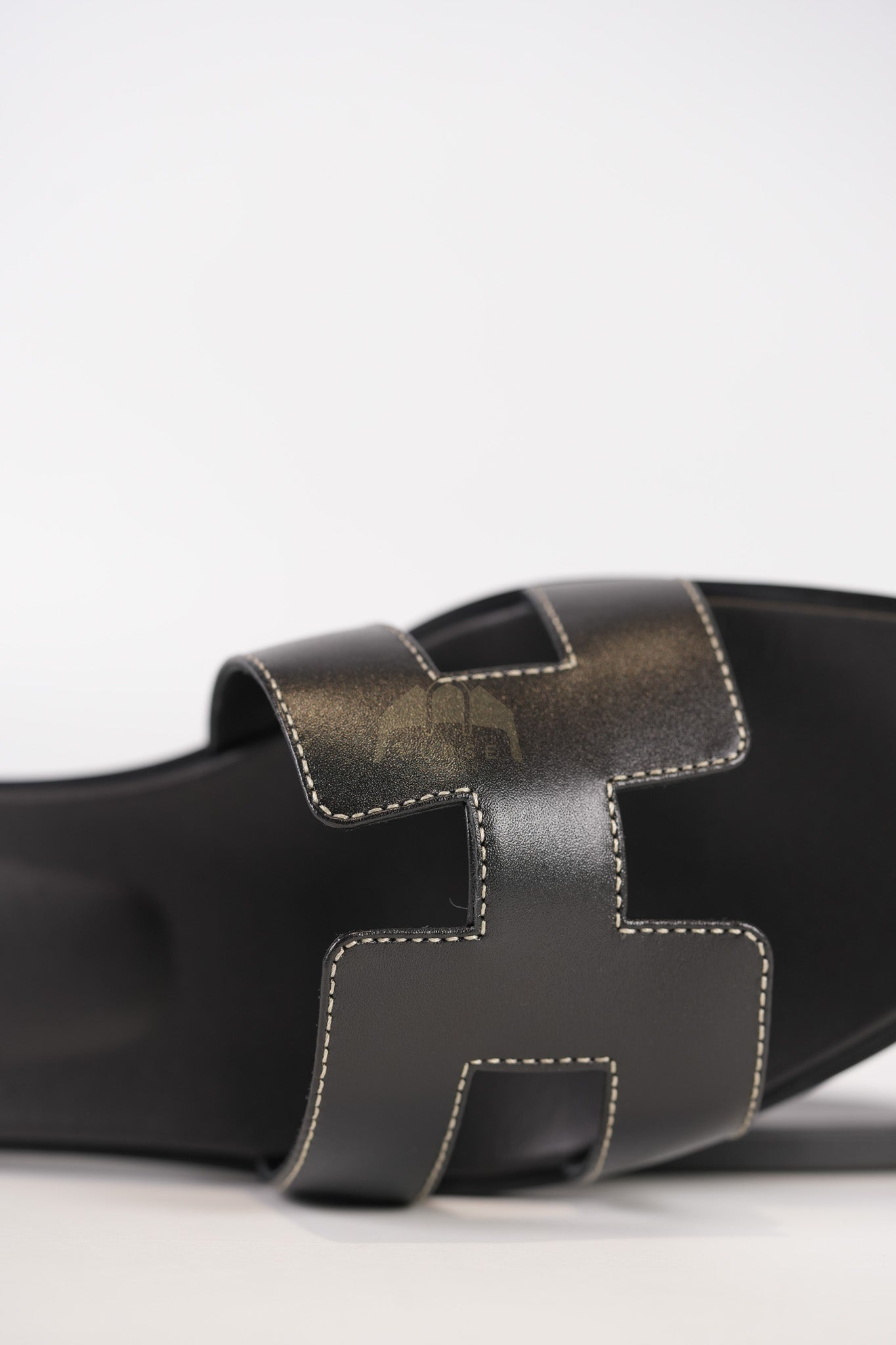 Oran in Black/Noir Box Calfskin Leather Size 36.5 | Purse Maison Luxury Bags Shop