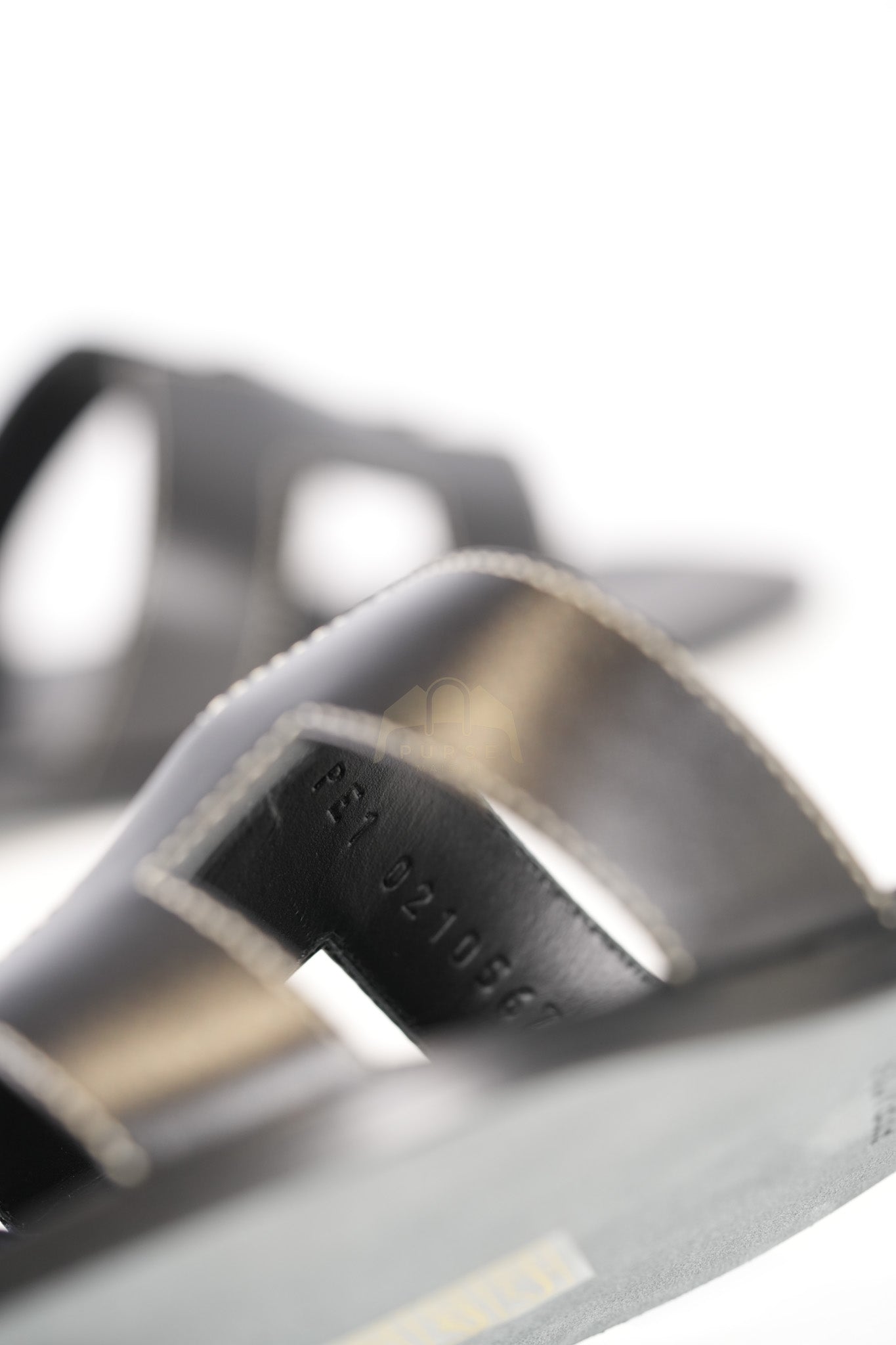 Oran in Black/Noir Box Calfskin Leather Size 36.5 | Purse Maison Luxury Bags Shop