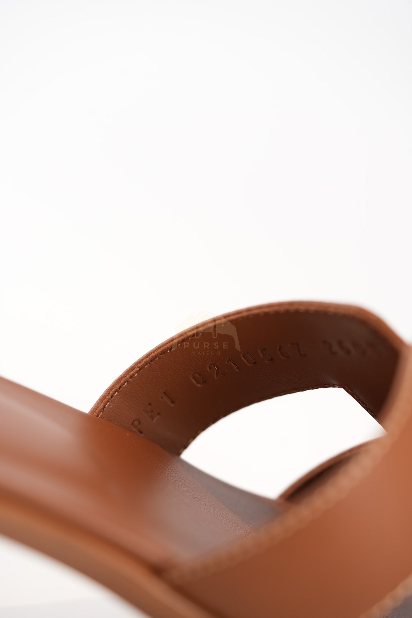 Oran in Gold Box Calfskin Leather Size 37 | Purse Maison Luxury Bags Shop