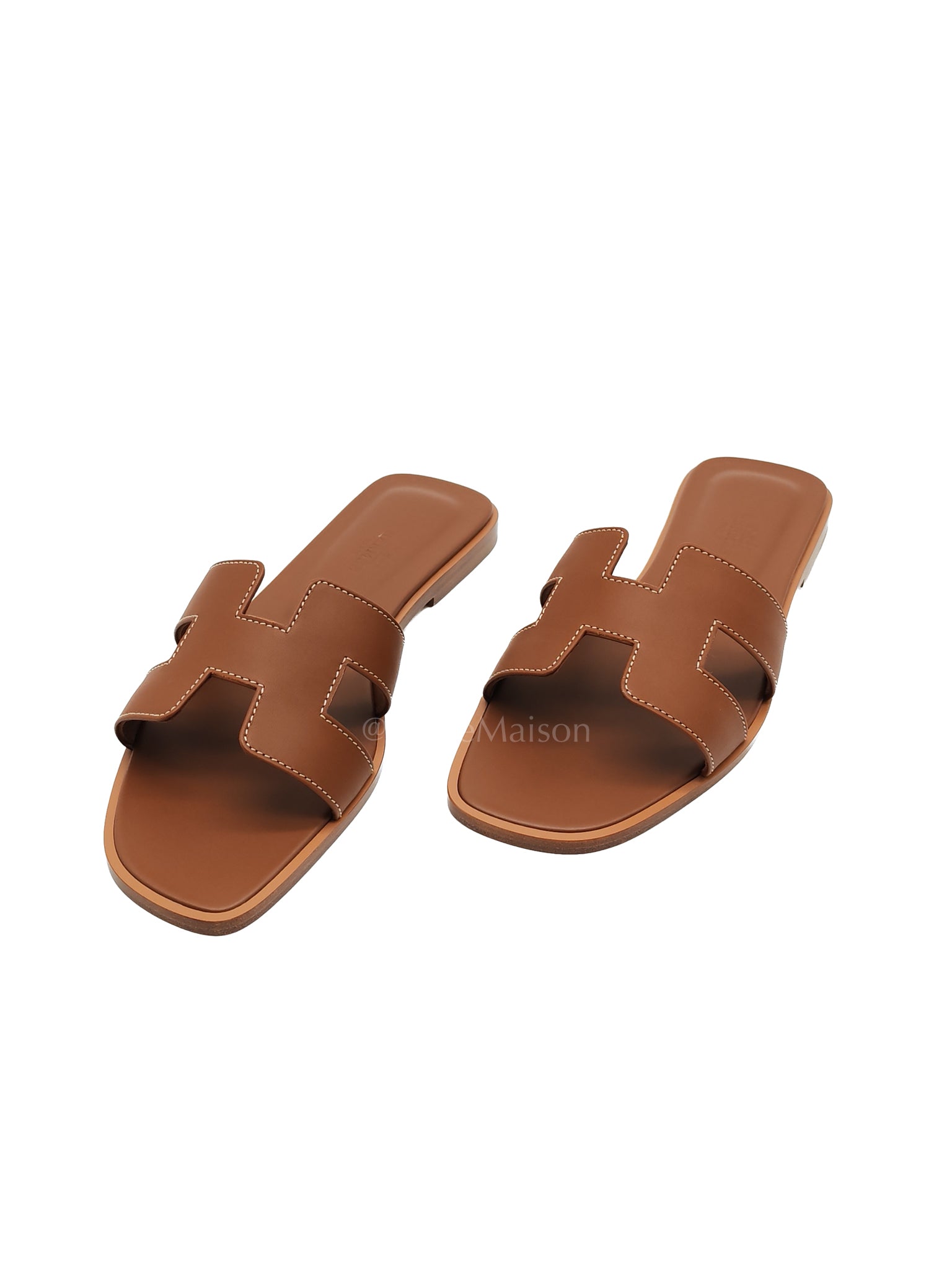 Oran in Gold Swift Leather Size 36.5 (23.5cm) | Purse Maison Luxury Bags Shop