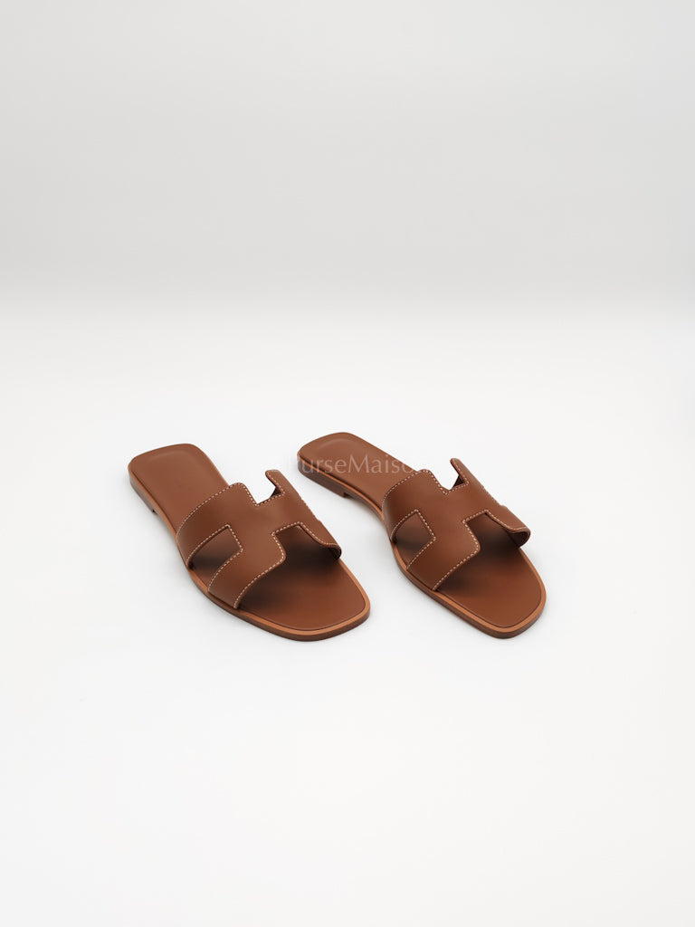 Oran in Gold Swift Leather Size 38EU (25.5cm) | Purse Maison Luxury Bags Shop