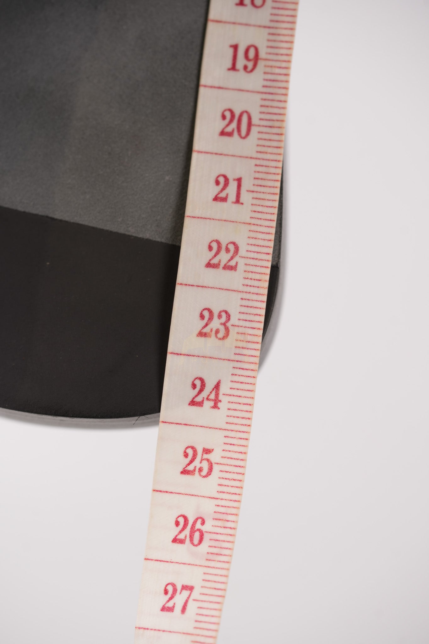 Oran in Noir/Black Box Calfskin Leather Size 37 | Purse Maison Luxury Bags Shop