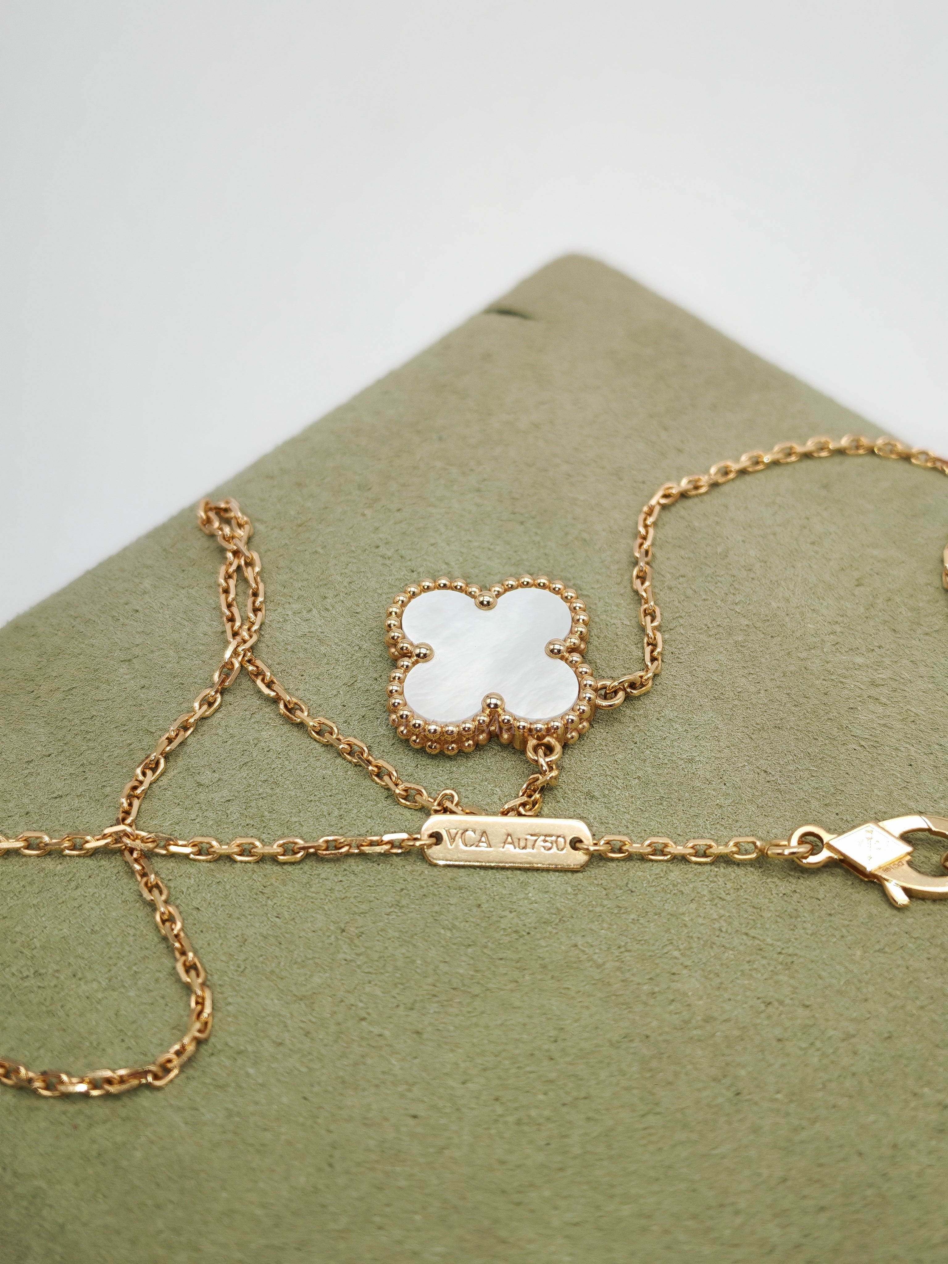 Vintage Alhambra White Mother of Pearl Pendant & Yellow Gold Necklace (Year 2025)