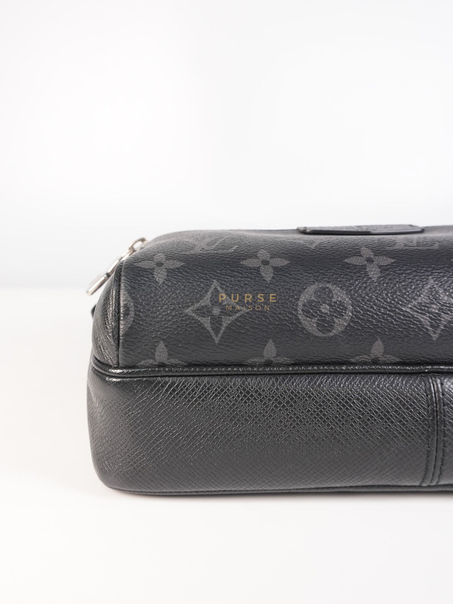 Outdoor Messenger Monogram Eclipse Taiga Black (Date code: FO4109) | Purse Maison Luxury Bags Shop
