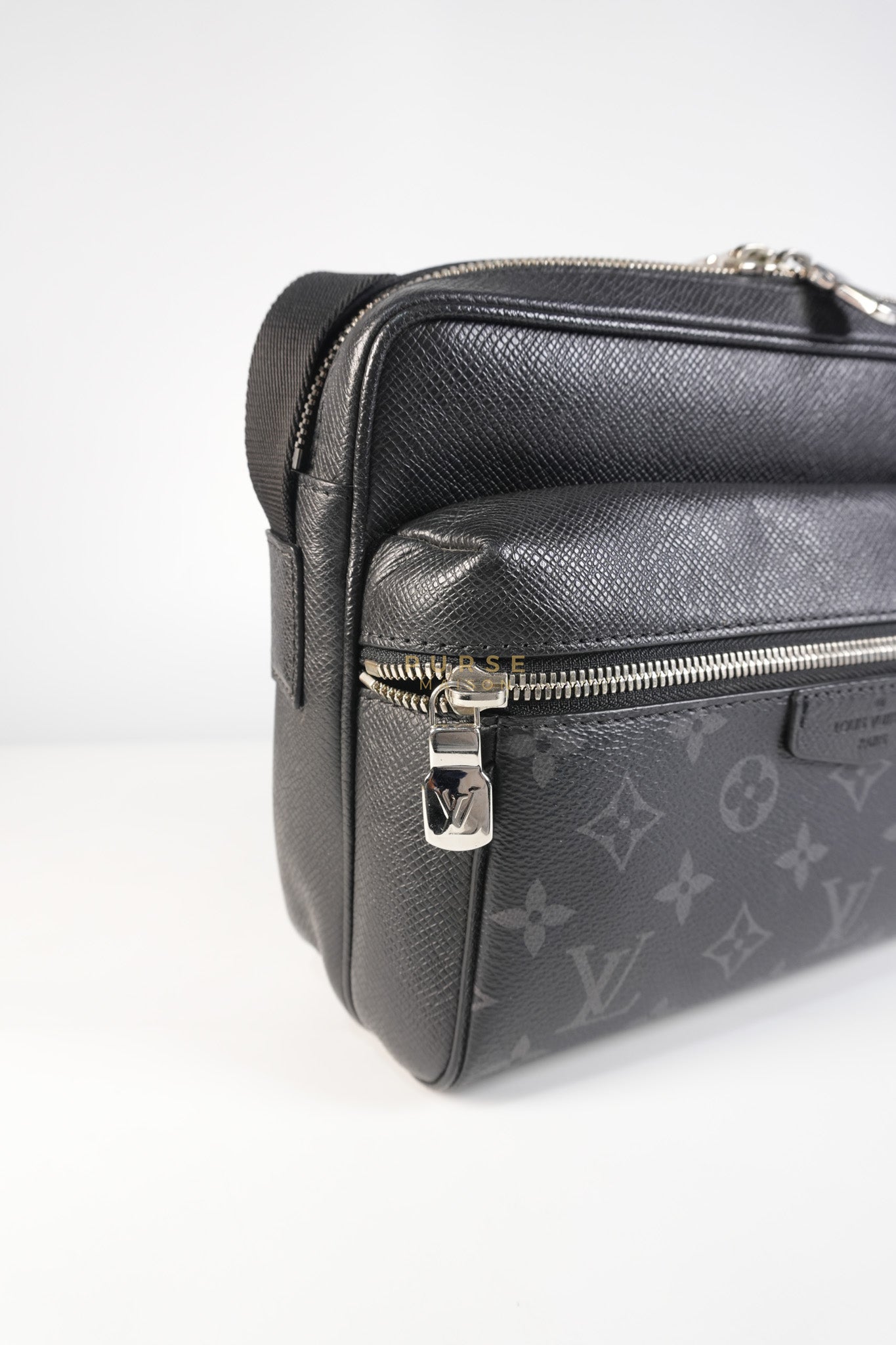 Outdoor Messenger Monogram Eclipse Taiga Black (Date code: FO4109) | Purse Maison Luxury Bags Shop