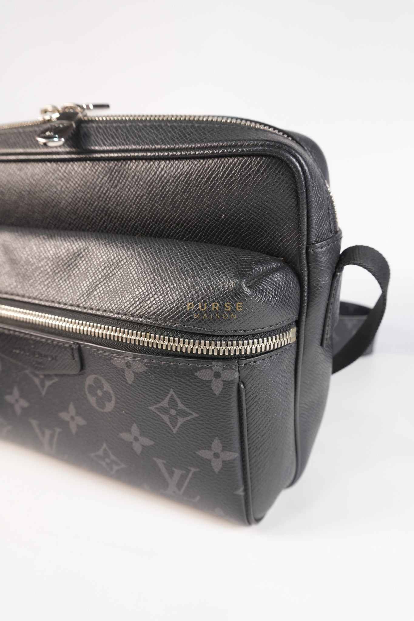 Outdoor Messenger Monogram Eclipse Taiga Black (Date code: FO4109) | Purse Maison Luxury Bags Shop