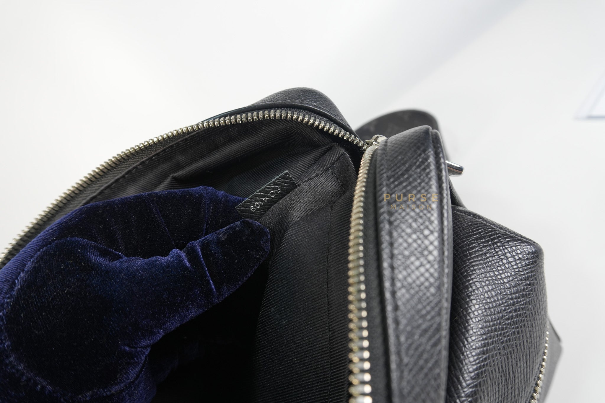 Outdoor Messenger Monogram Eclipse Taiga Black (Date code: FO4109) | Purse Maison Luxury Bags Shop