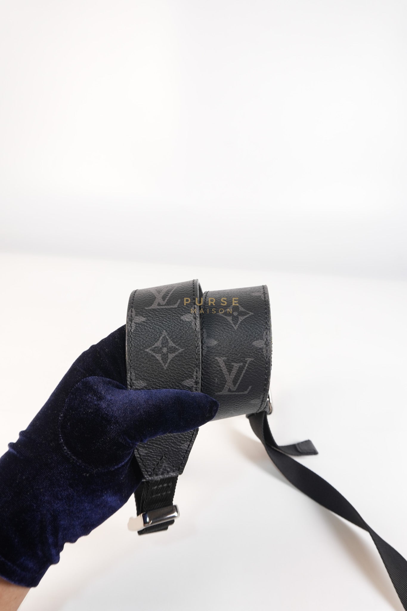 Outdoor Messenger Monogram Eclipse Taiga Black (Date code: FO4109) | Purse Maison Luxury Bags Shop