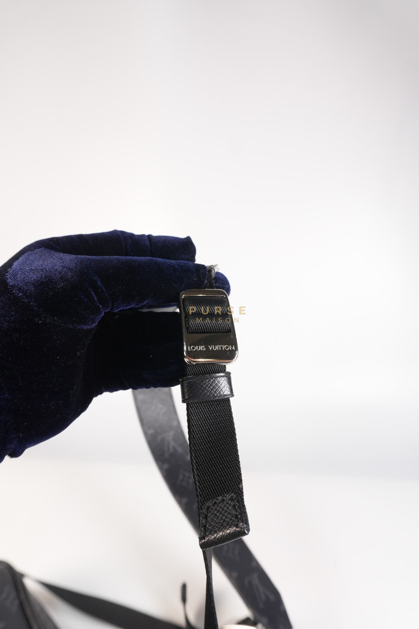 Outdoor Messenger Monogram Eclipse Taiga Black (Date code: FO4109) | Purse Maison Luxury Bags Shop