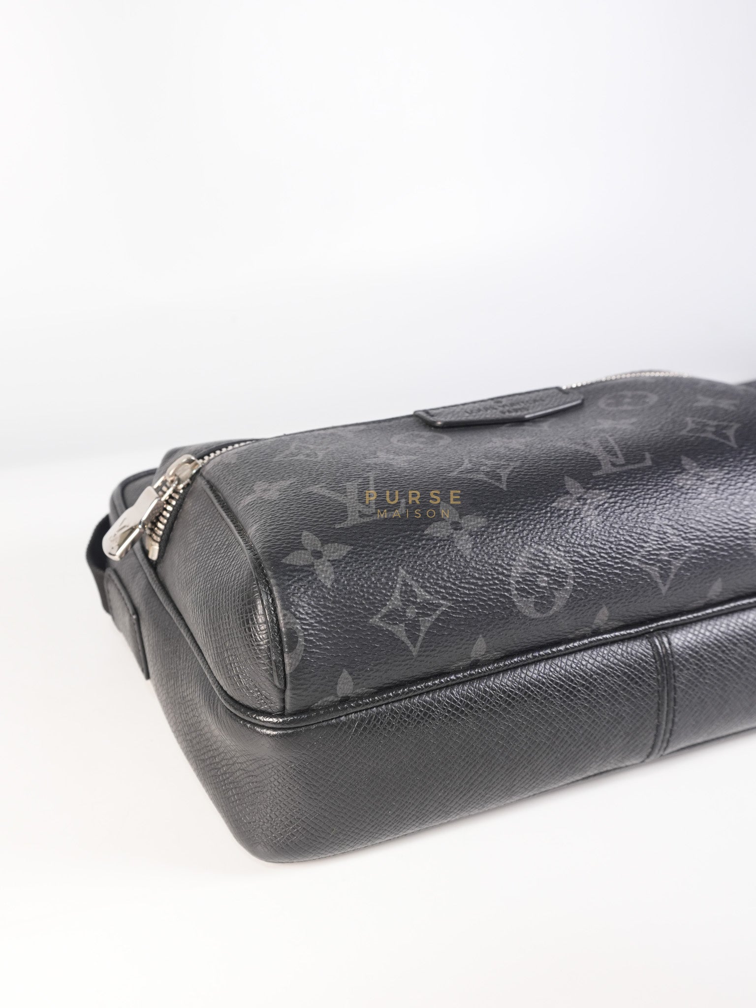 Outdoor Messenger Monogram Eclipse Taiga Black (Date code: FO4109) | Purse Maison Luxury Bags Shop