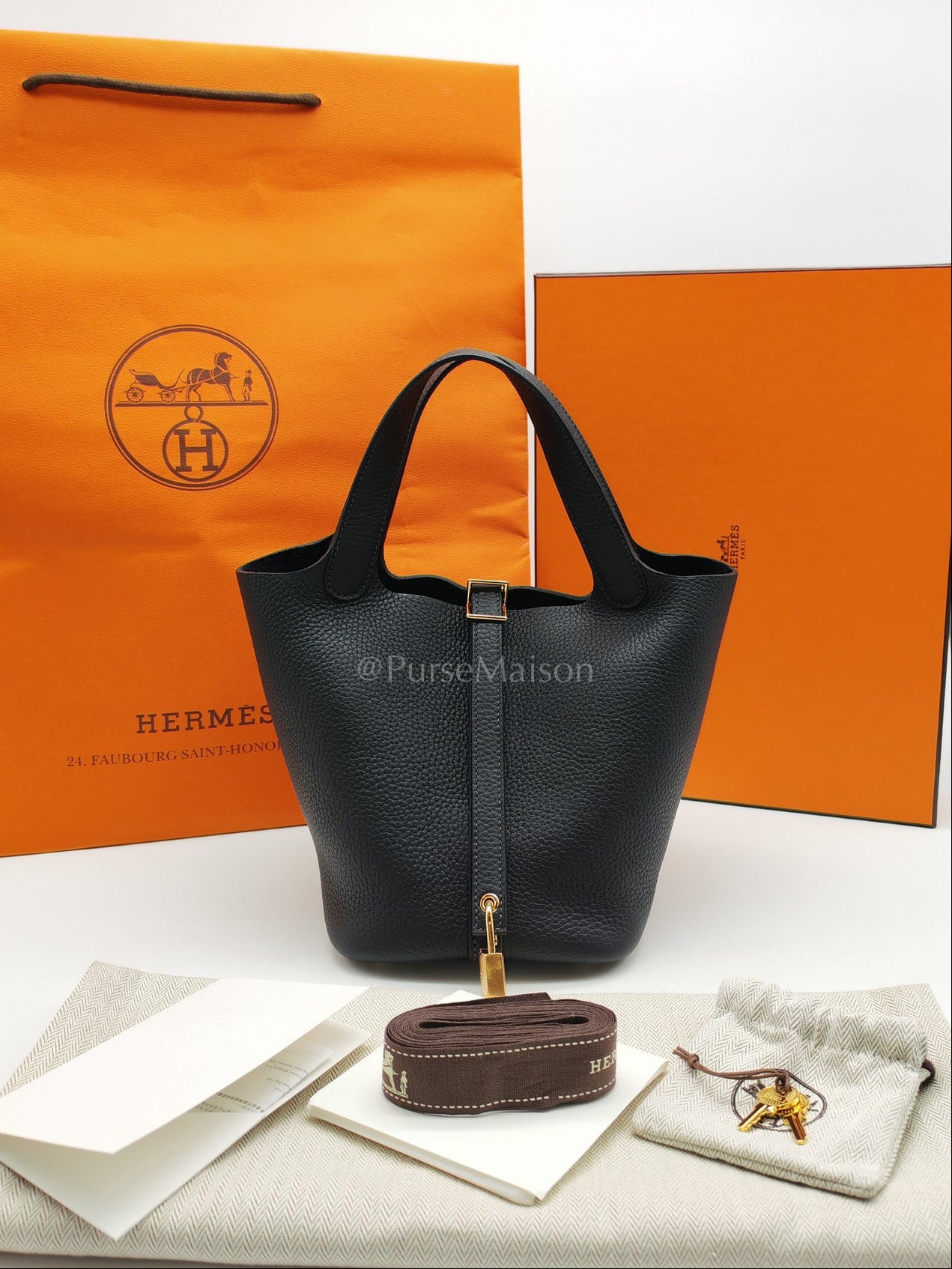 Picotin 18 Caban in Clemence Leather and Gold Hardware Stamp K (2025)