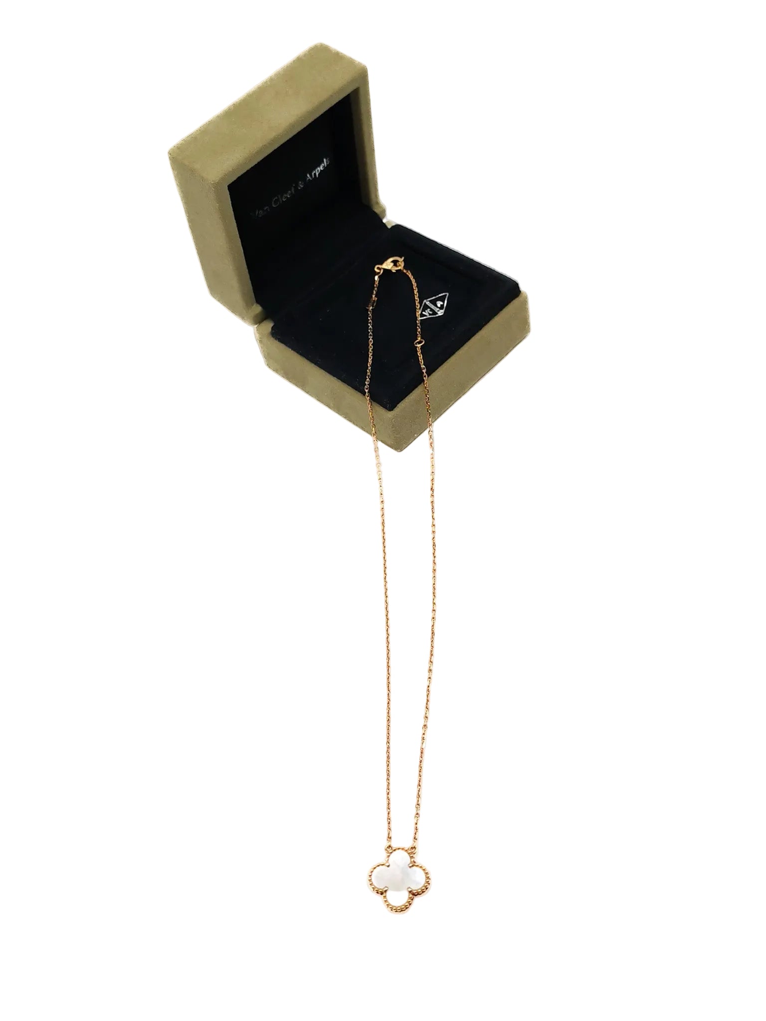 Vintage Alhambra White Mother of Pearl Pendant in Yellow Gold Necklace (2022)