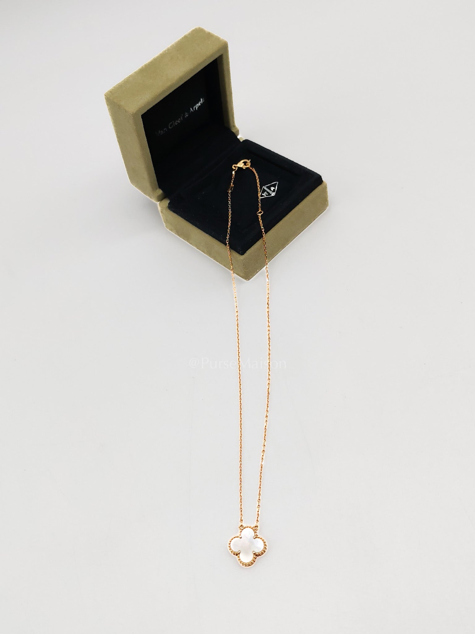 Van Cleef & Arpels Vintage Alhambra White Mother of Pearl and Yellow Gold Necklace 2021 | Purse Maison Luxury Bags Shop
