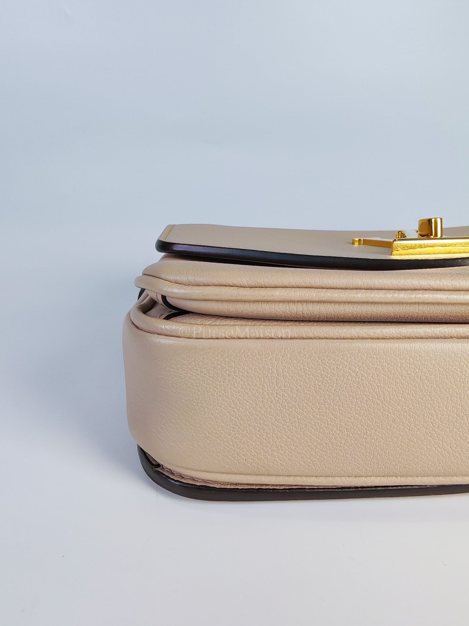 Oxford Lock Me Greige in Grained Calfskin Leather Crossbody Bag (Microchip) | Purse Maison Luxury Bags Shop