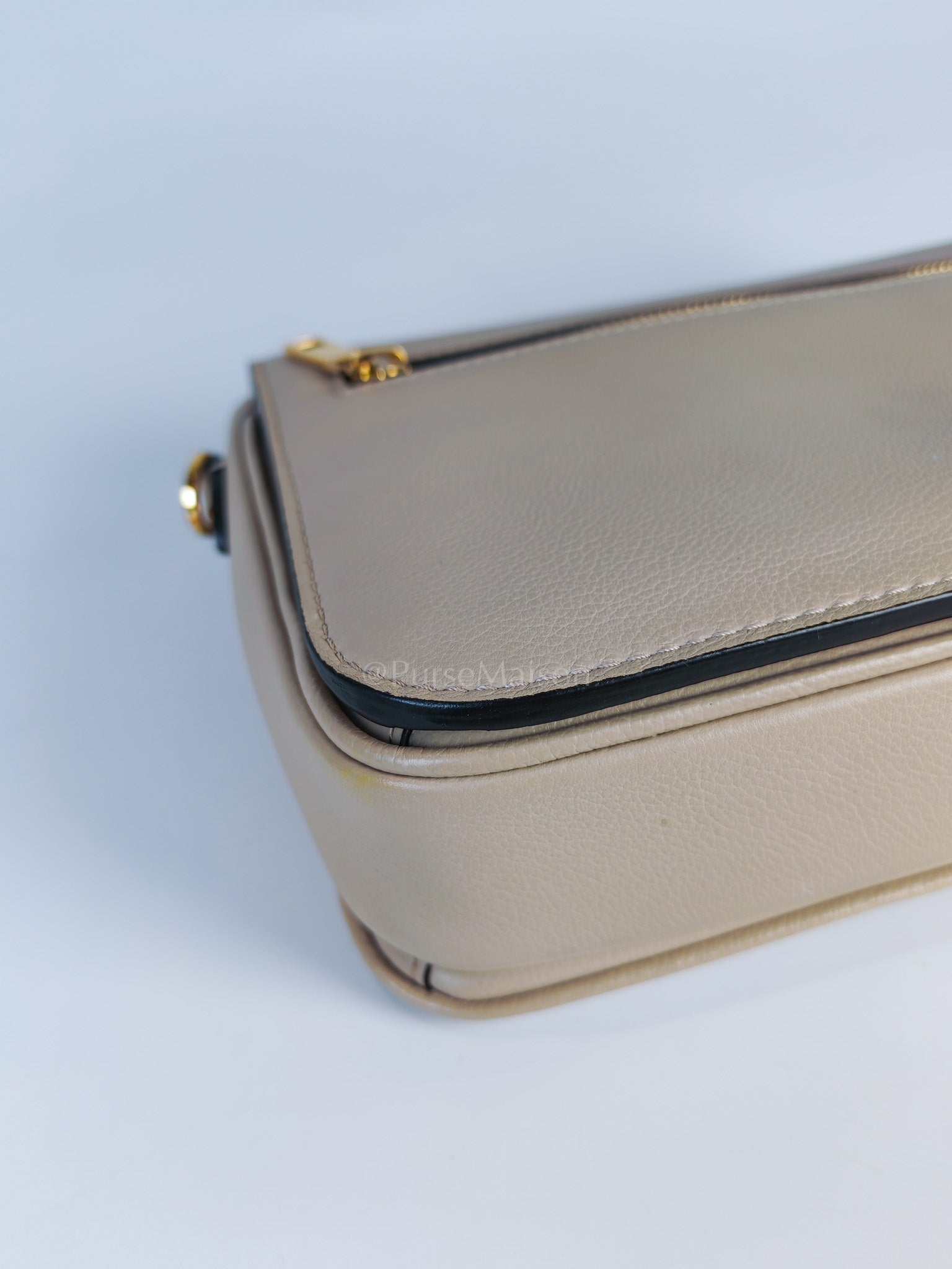 Oxford Lock Me Greige in Grained Calfskin Leather Crossbody Bag (Microchip) | Purse Maison Luxury Bags Shop