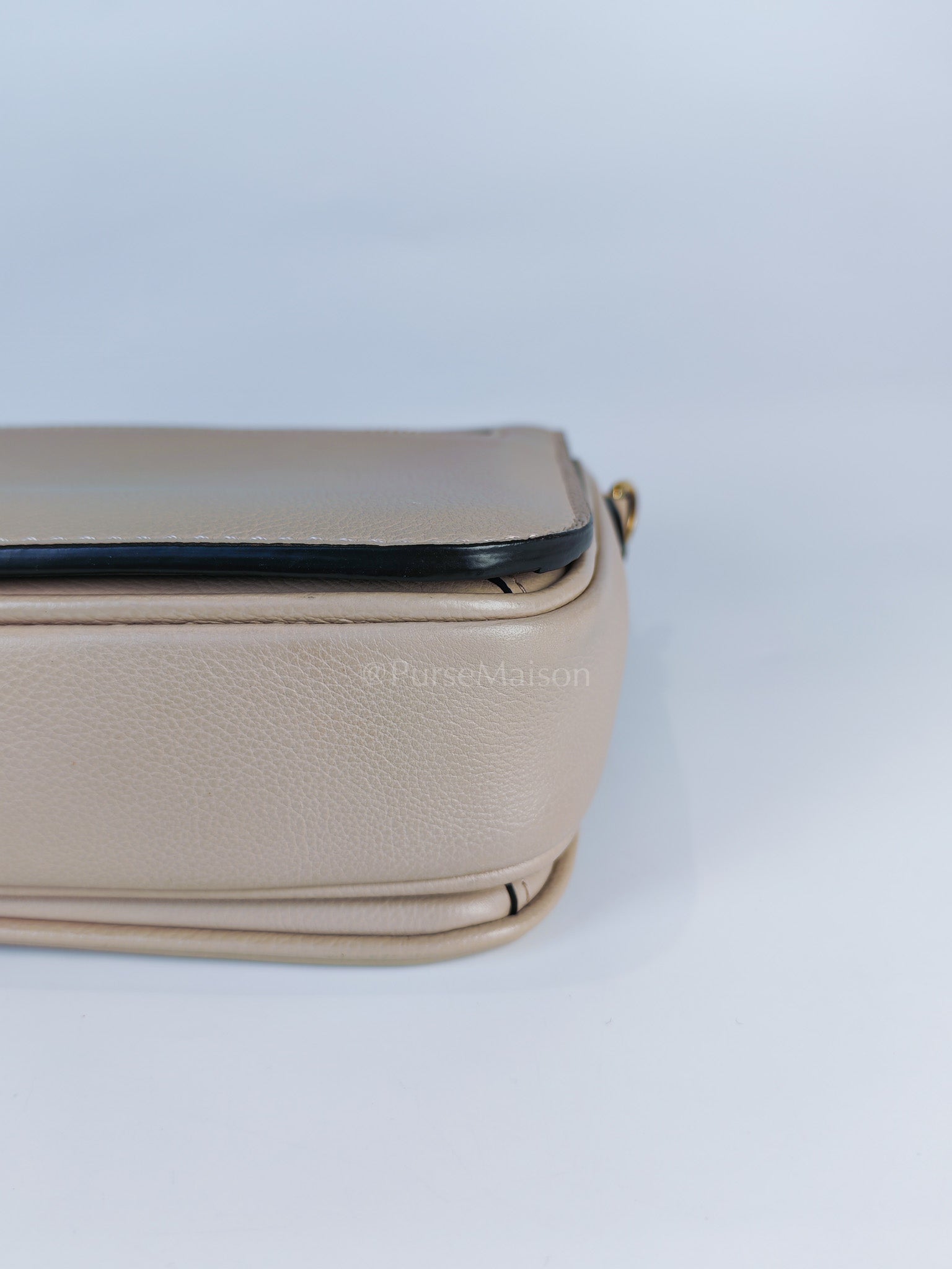 Oxford Lock Me Greige in Grained Calfskin Leather Crossbody Bag (Microchip) | Purse Maison Luxury Bags Shop