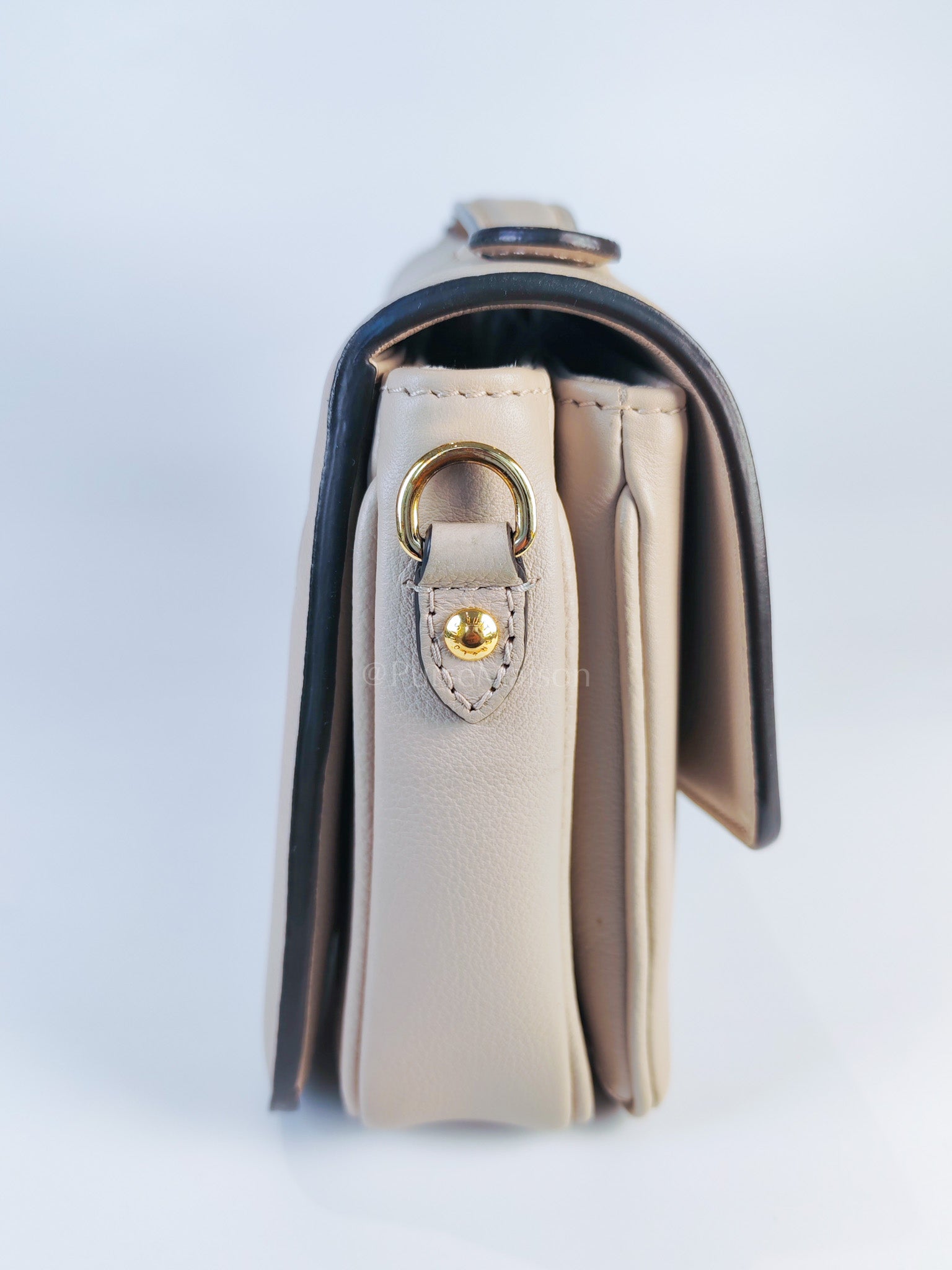 Oxford Lock Me Greige in Grained Calfskin Leather Crossbody Bag (Microchip) | Purse Maison Luxury Bags Shop