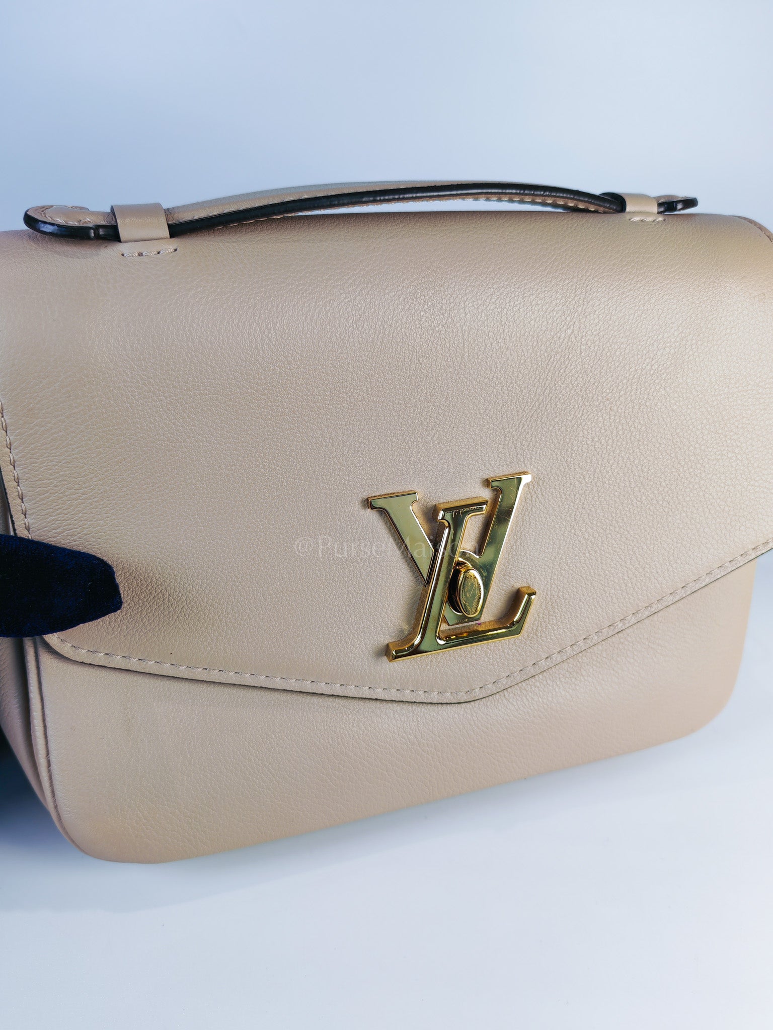 Oxford Lock Me Greige in Grained Calfskin Leather Crossbody Bag (Microchip) | Purse Maison Luxury Bags Shop